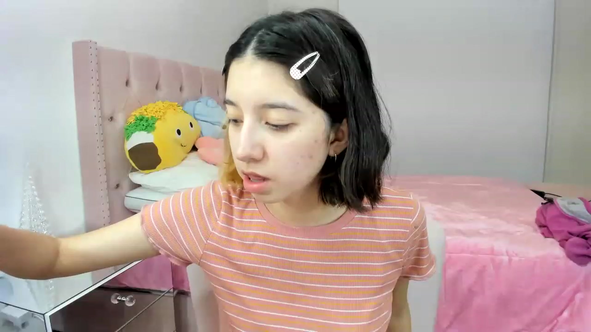 Gallery image thumbnail from Cherrycute666's myfreecams stream on, 11/25/2022, 03:10 image 8 of 20