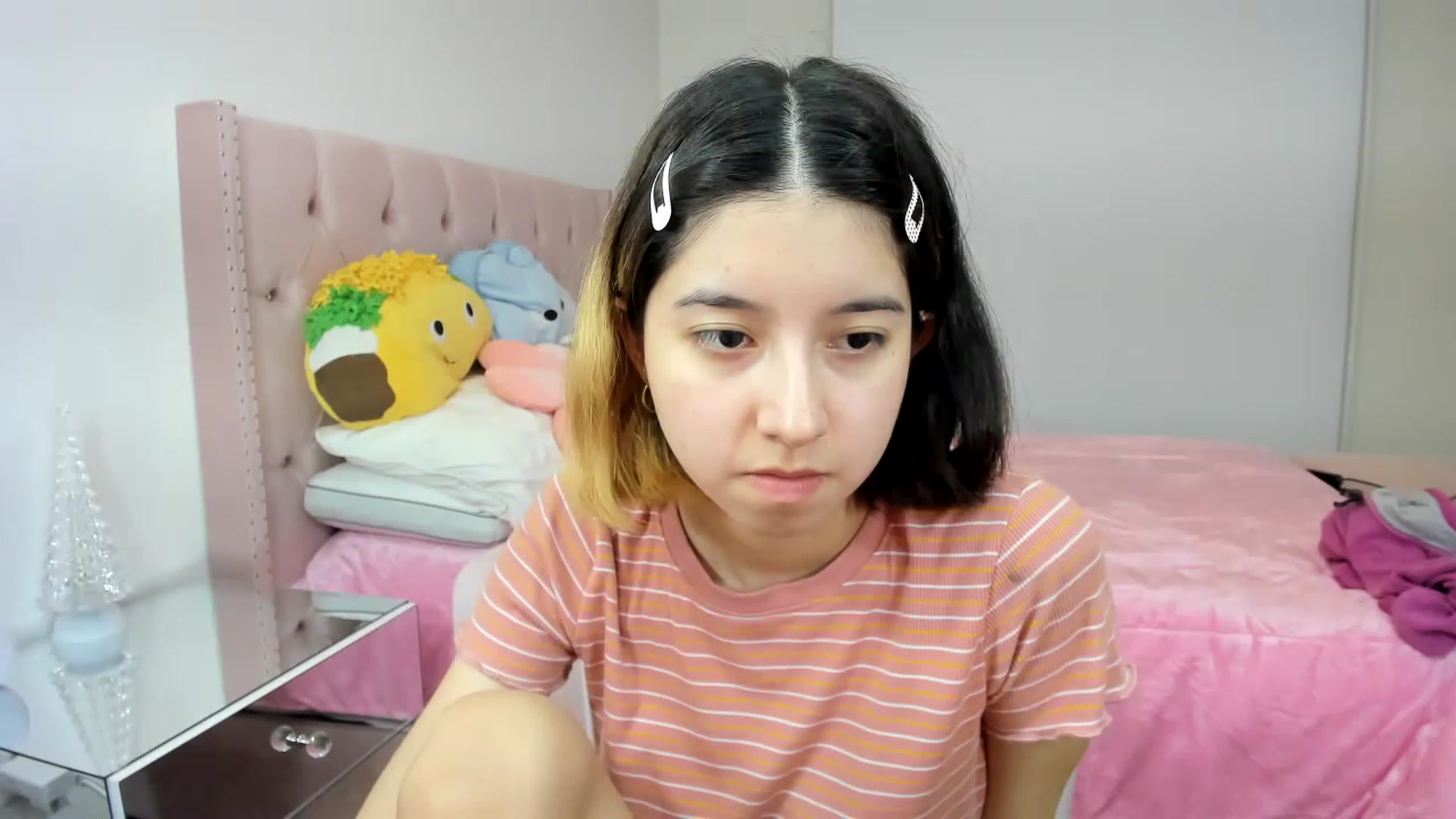 Gallery image thumbnail from Cherrycute666's myfreecams stream on, 11/25/2022, 03:10 image 7 of 20