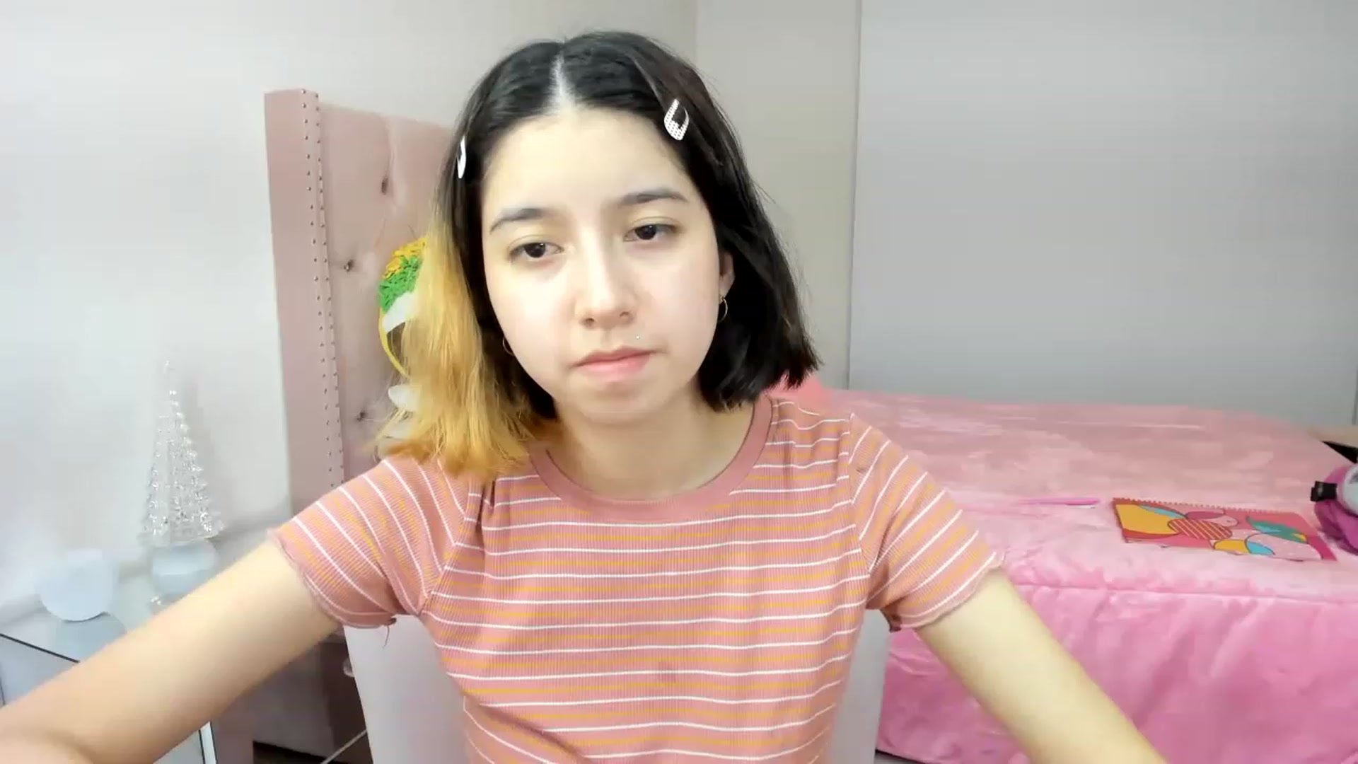 Gallery image thumbnail from Cherrycute666's myfreecams stream on, 11/25/2022, 05:50 image 4 of 20