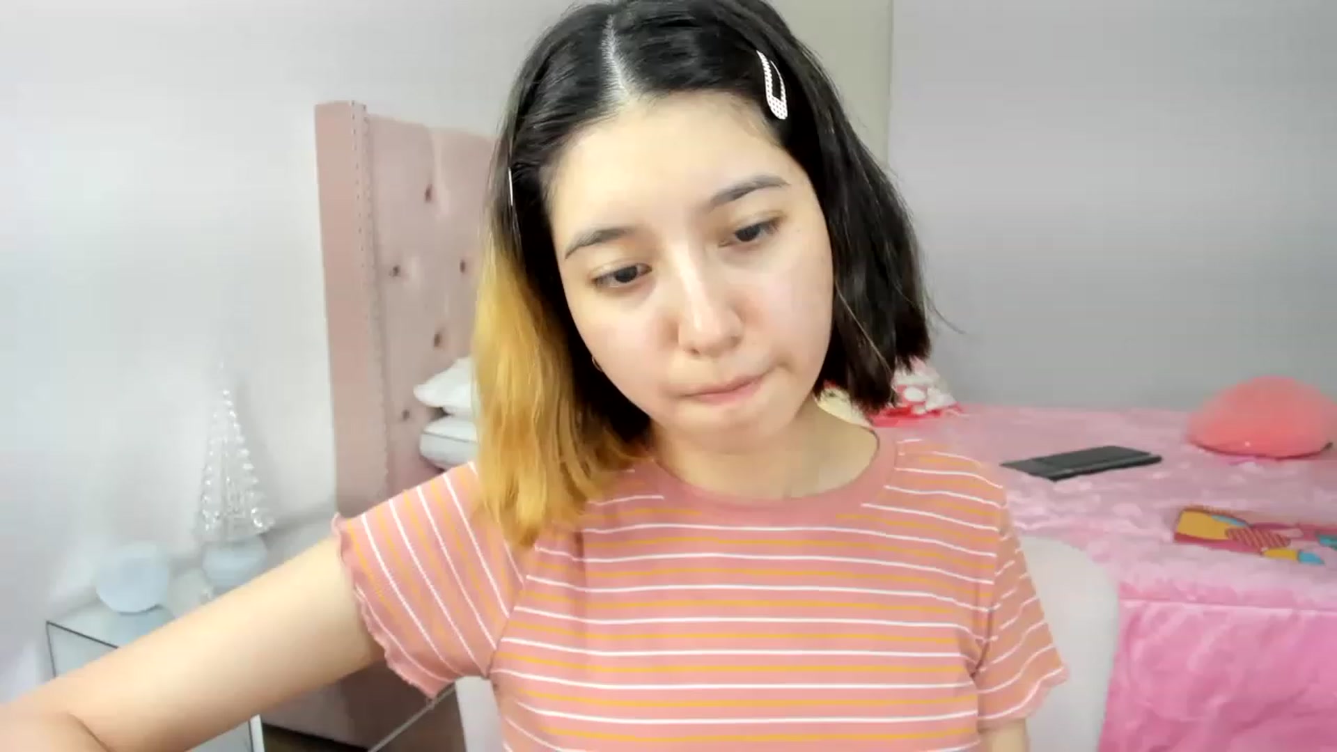 Gallery image thumbnail from Cherrycute666's myfreecams stream on, 11/25/2022, 08:16 image 3 of 20