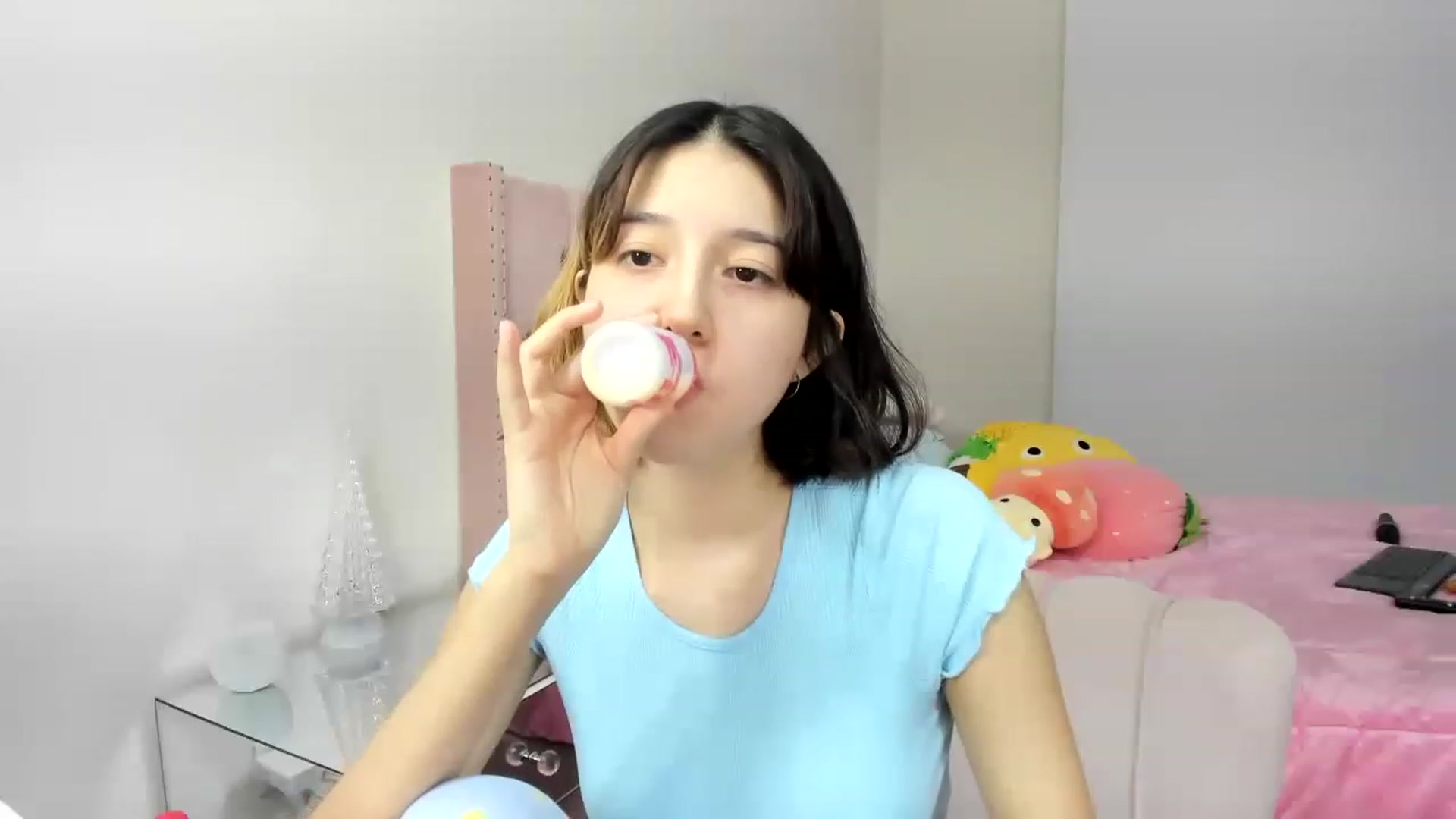 Gallery image thumbnail from Cherrycute666's myfreecams stream on, 11/25/2022, 12:03 image 16 of 20
