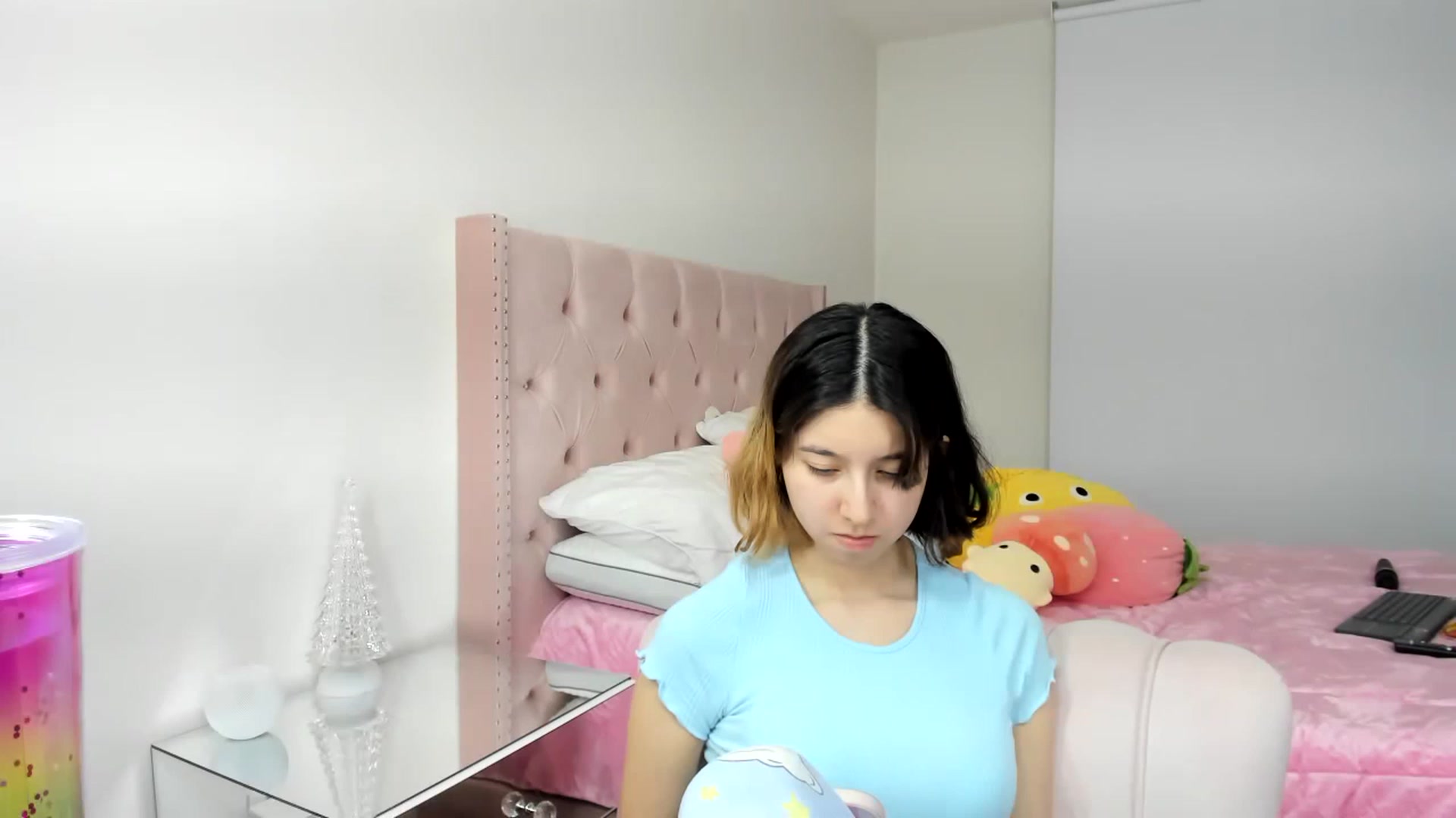 Gallery image thumbnail from Cherrycute666's myfreecams stream on, 11/25/2022, 12:03 image 18 of 20