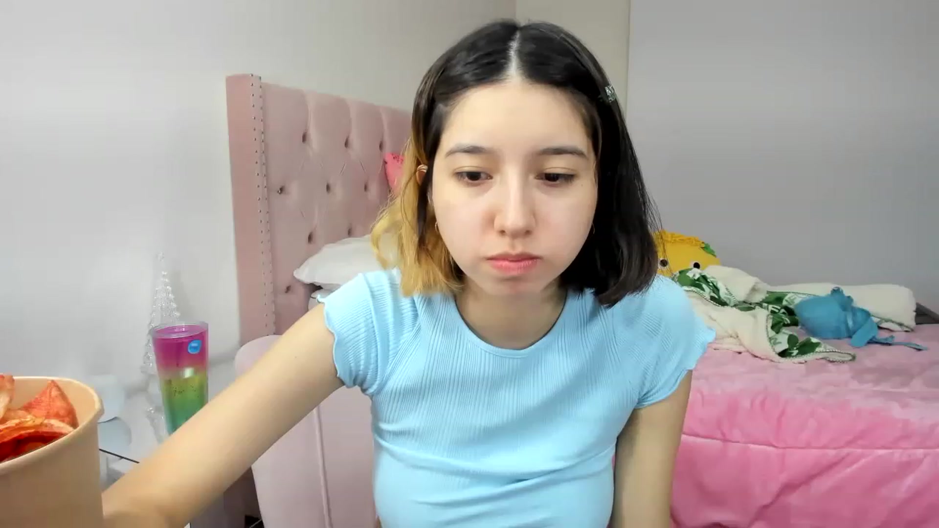Gallery image thumbnail from Cherrycute666's myfreecams stream on, 11/26/2022, 03:01 image 14 of 20