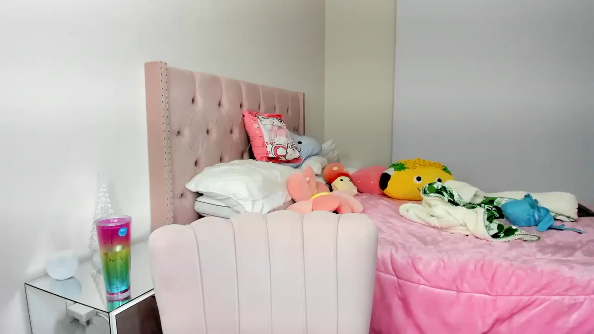 Gallery image thumbnail from Cherrycute666's myfreecams stream on, 11/26/2022, 03:01 image 13 of 20