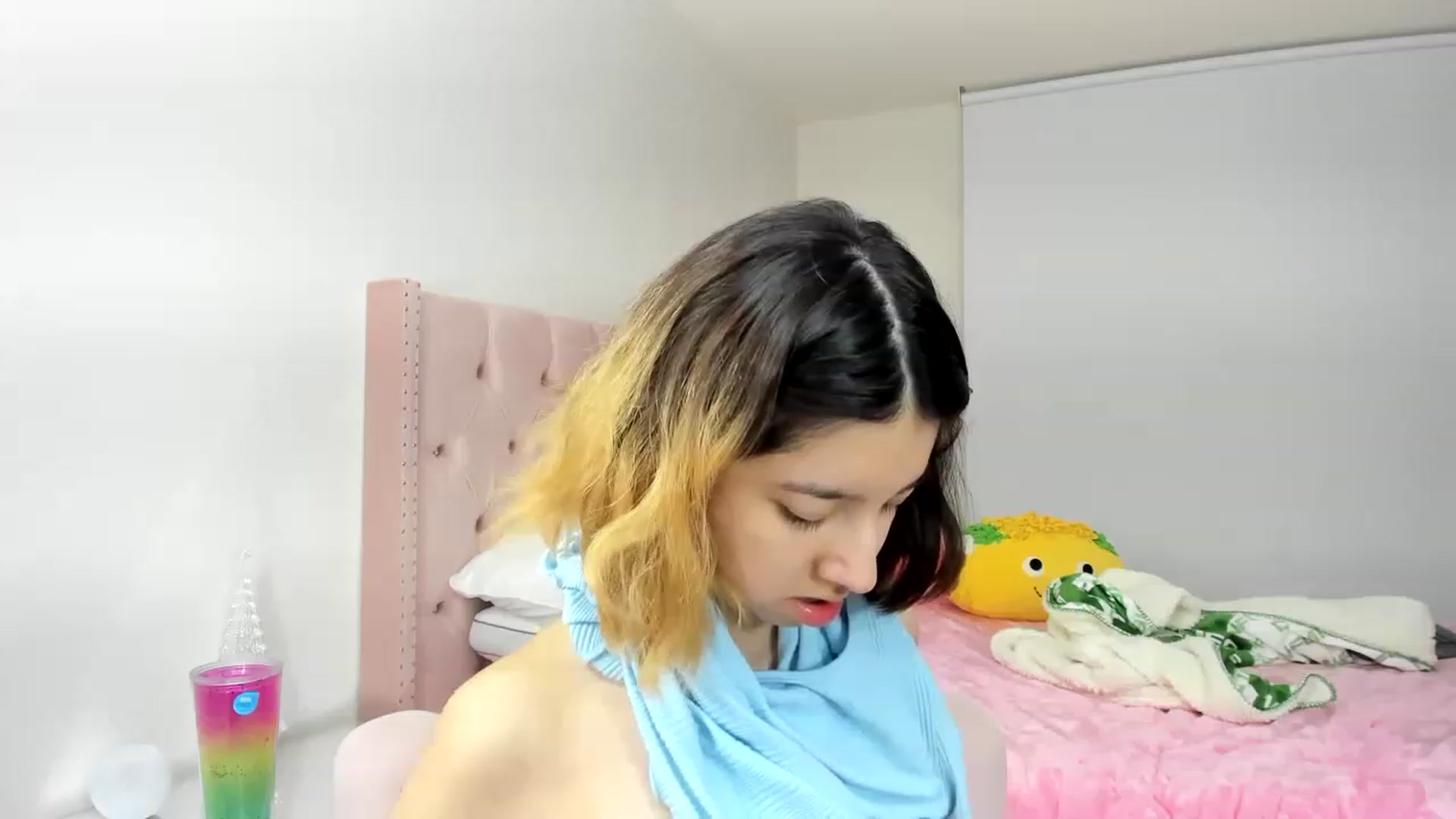 Gallery image thumbnail from Cherrycute666's myfreecams stream on, 11/26/2022, 03:01 image 17 of 20