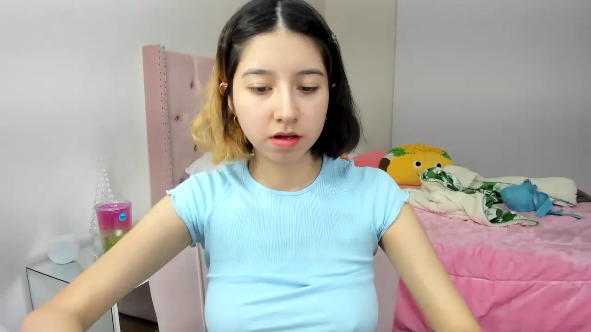 Gallery image thumbnail from Cherrycute666's myfreecams stream on, 11/26/2022, 03:01 image 16 of 20