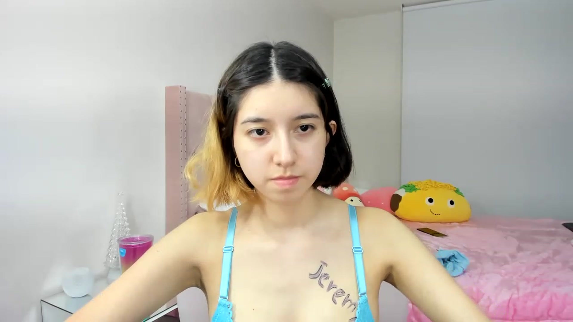 Gallery image thumbnail from Cherrycute666's myfreecams stream on, 11/26/2022, 05:40 image 17 of 20