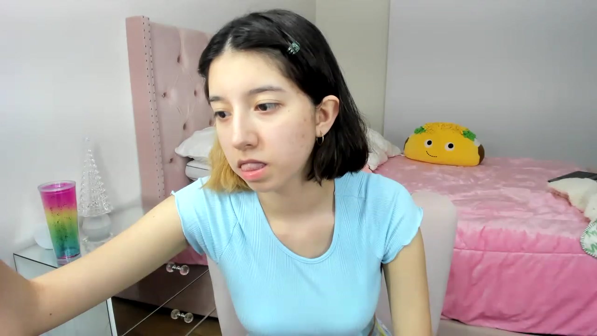 Gallery image thumbnail from Cherrycute666's myfreecams stream on, 11/26/2022, 08:30 image 5 of 20