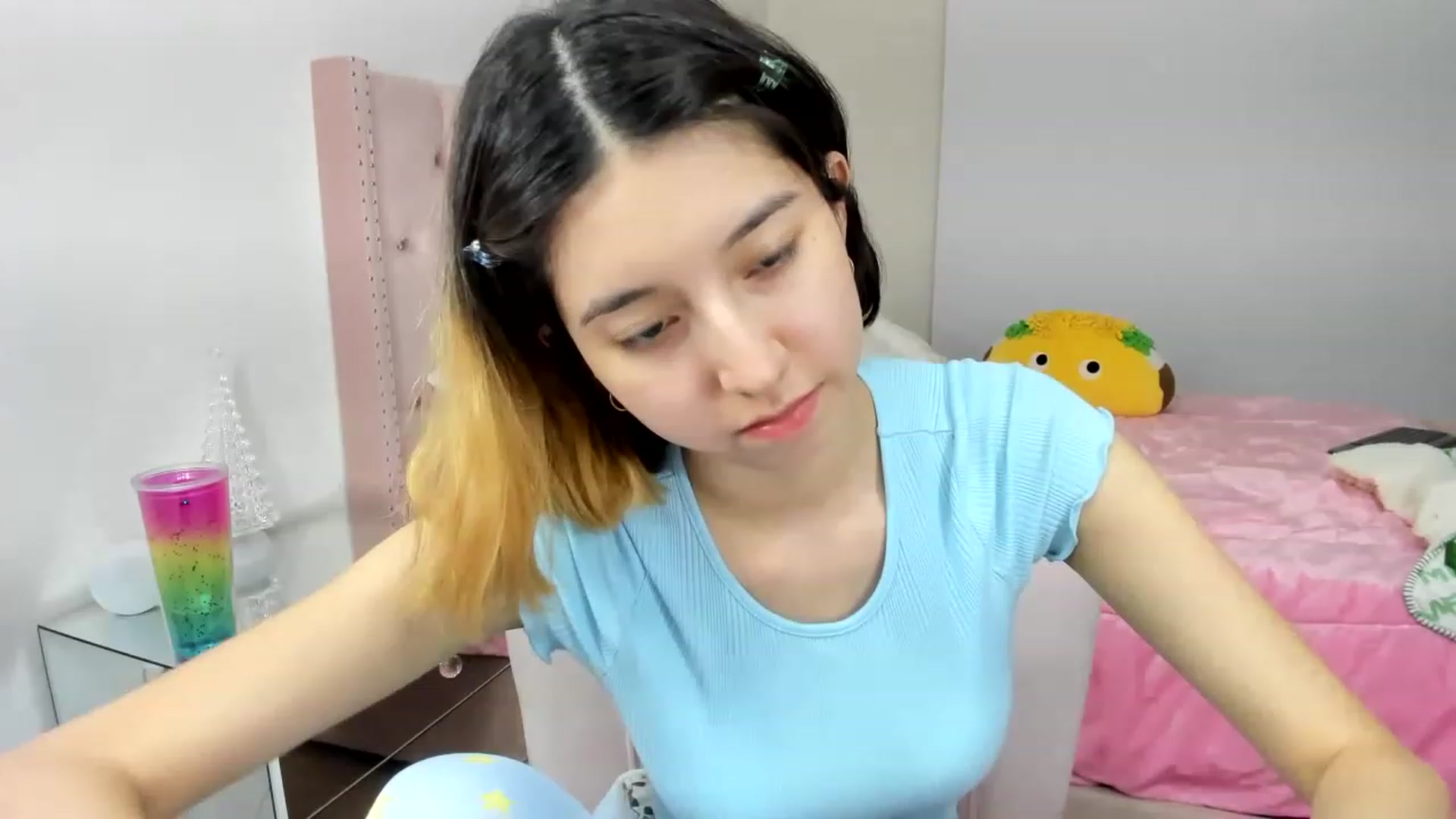 Gallery image thumbnail from Cherrycute666's myfreecams stream on, 11/26/2022, 08:30 image 3 of 20