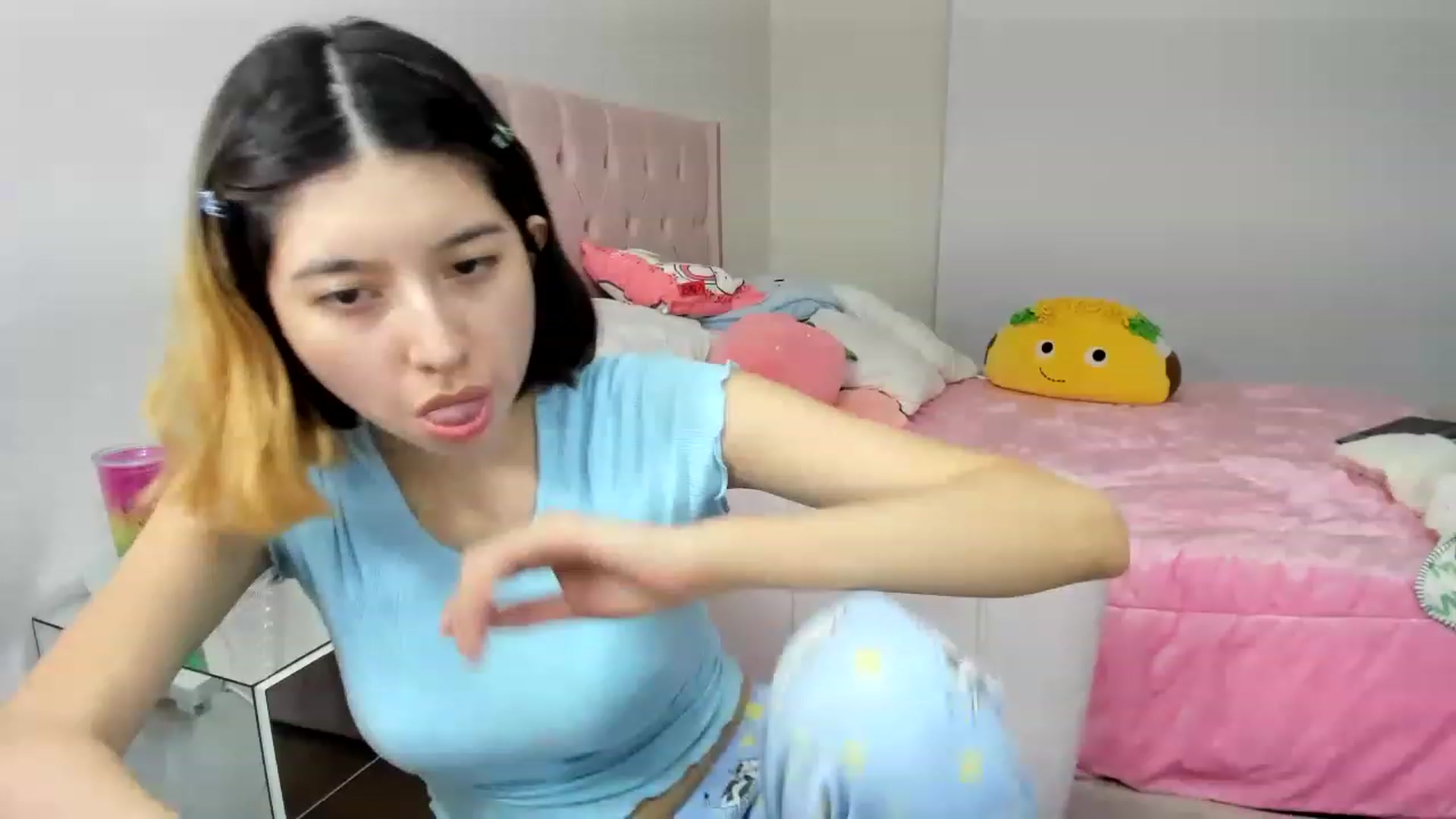 Gallery image thumbnail from Cherrycute666's myfreecams stream on, 11/26/2022, 08:30 image 4 of 20