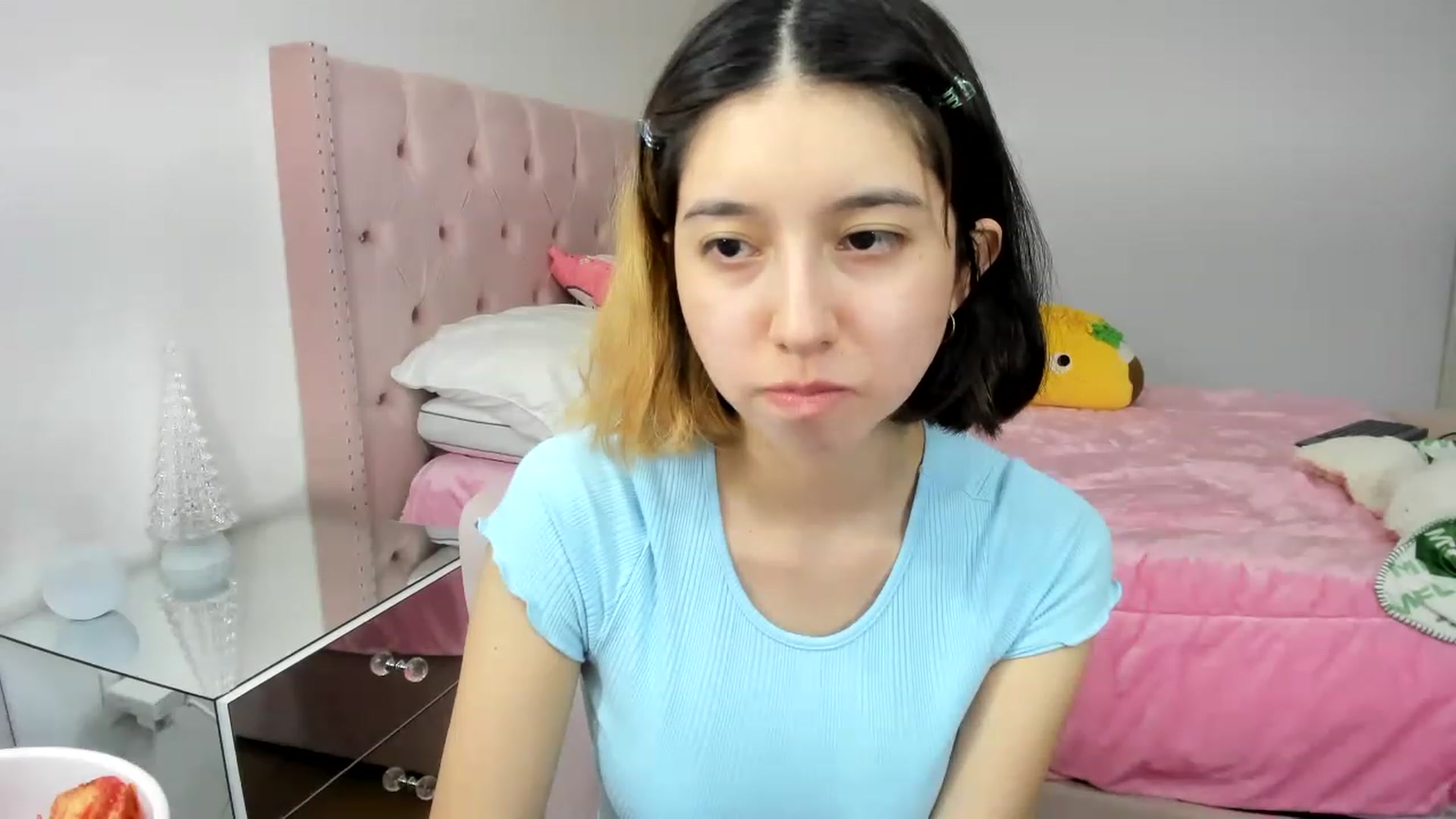 Gallery image thumbnail from Cherrycute666's myfreecams stream on, 11/26/2022, 08:30 image 8 of 20