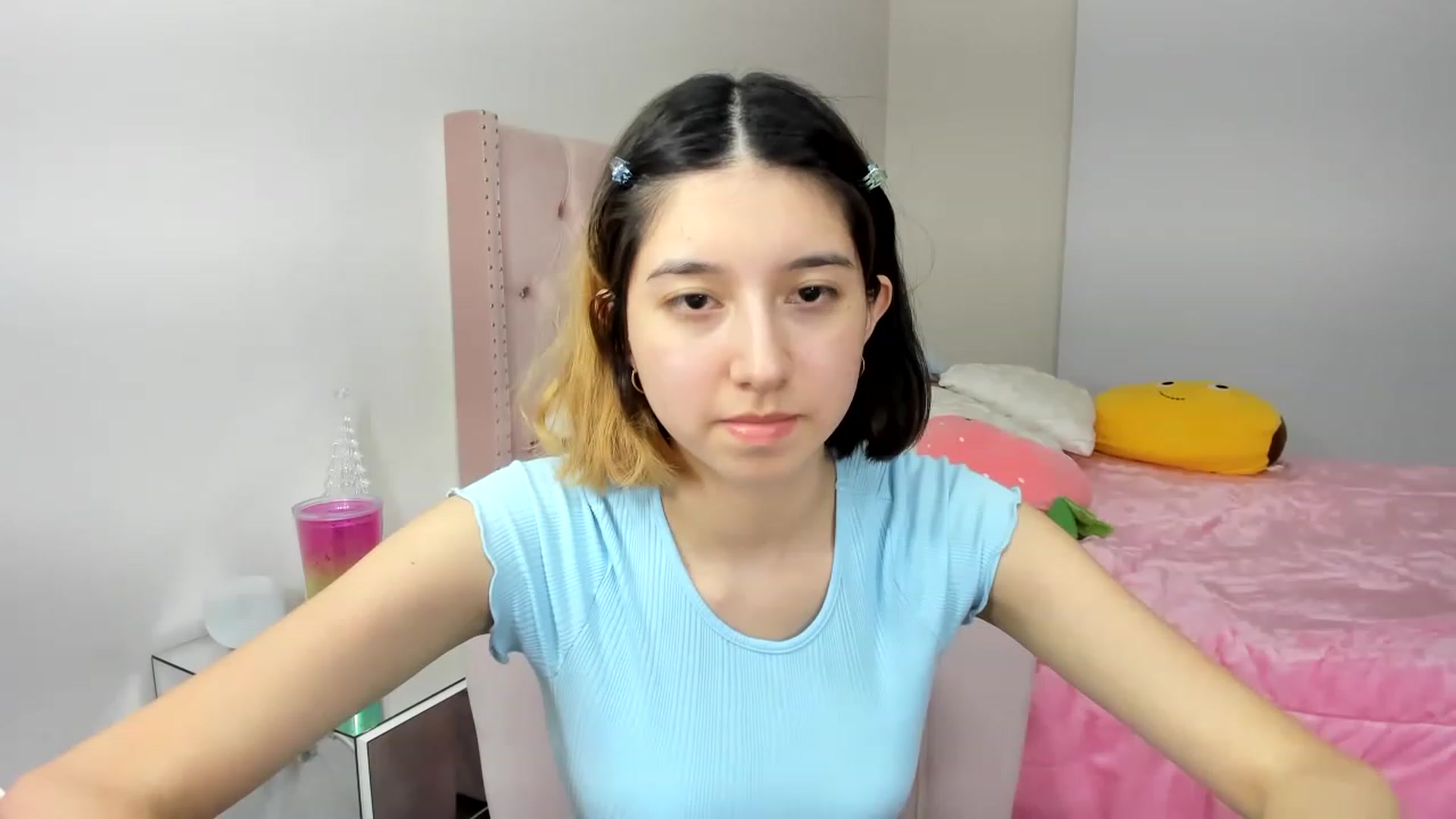 Gallery image thumbnail from Cherrycute666's myfreecams stream on, 11/26/2022, 11:00 image 4 of 20