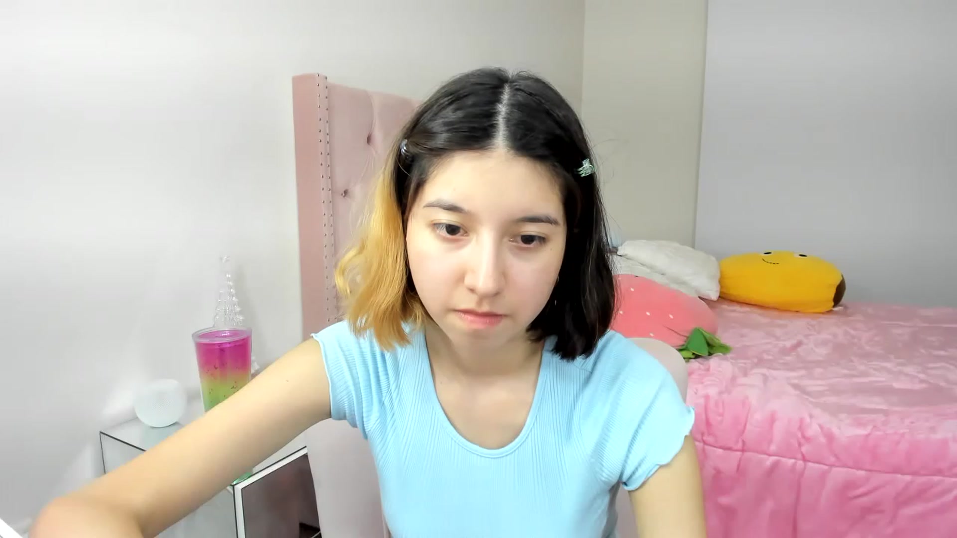 Gallery image thumbnail from Cherrycute666's myfreecams stream on, 11/26/2022, 11:00 image 2 of 20