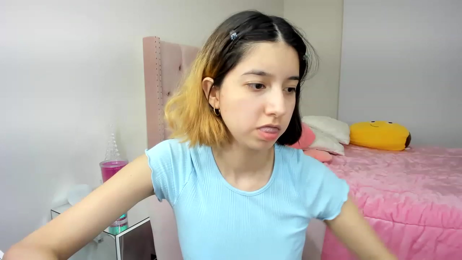 Gallery image thumbnail from Cherrycute666's myfreecams stream on, 11/26/2022, 11:00 image 8 of 20