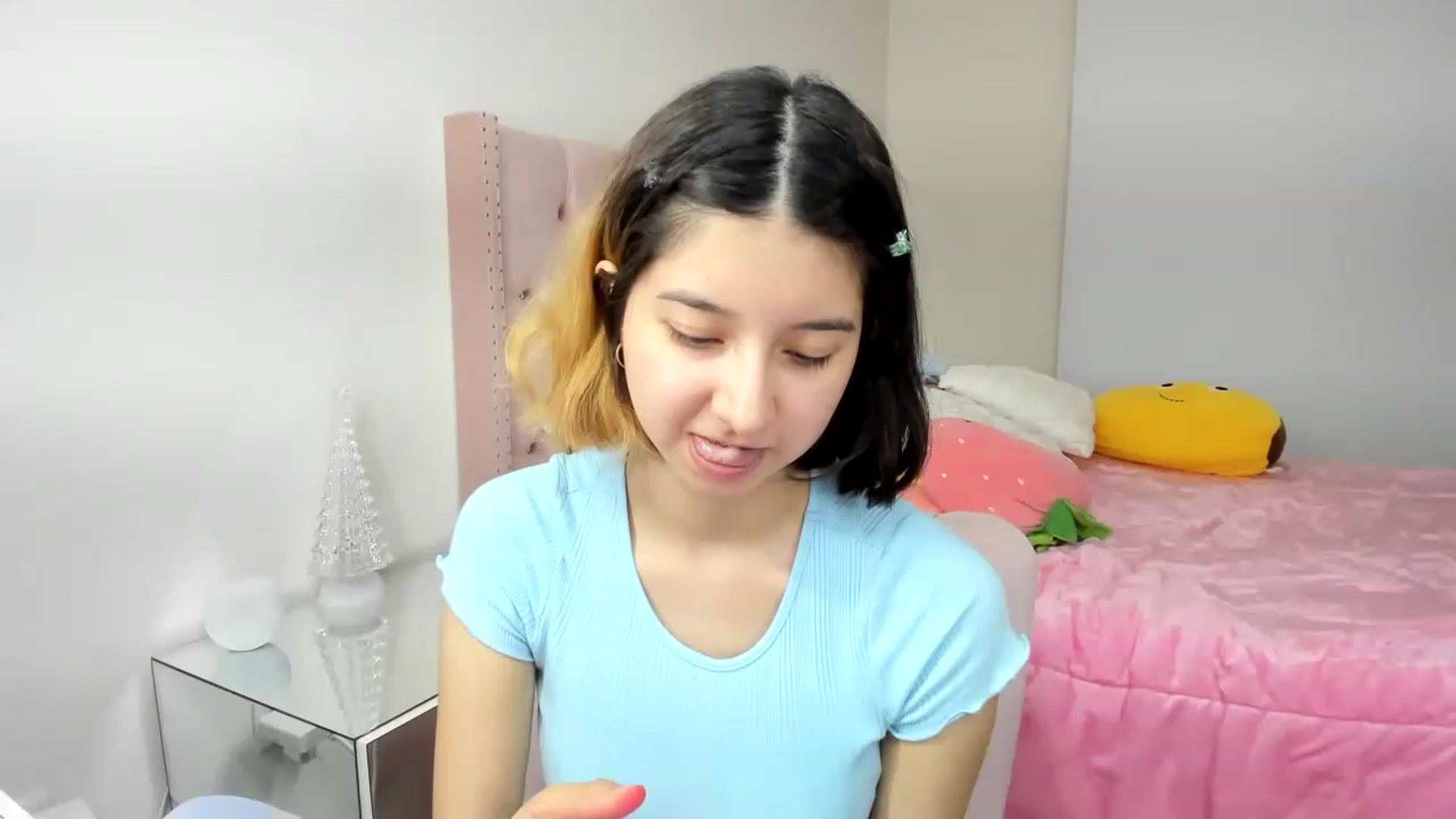 Gallery image thumbnail from Cherrycute666's myfreecams stream on, 11/26/2022, 11:00 image 5 of 20