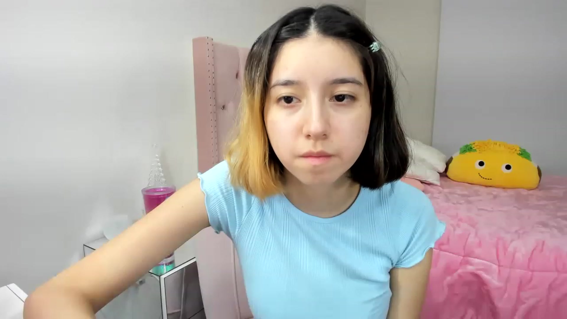 Gallery image thumbnail from Cherrycute666's myfreecams stream on, 11/26/2022, 11:00 image 11 of 20