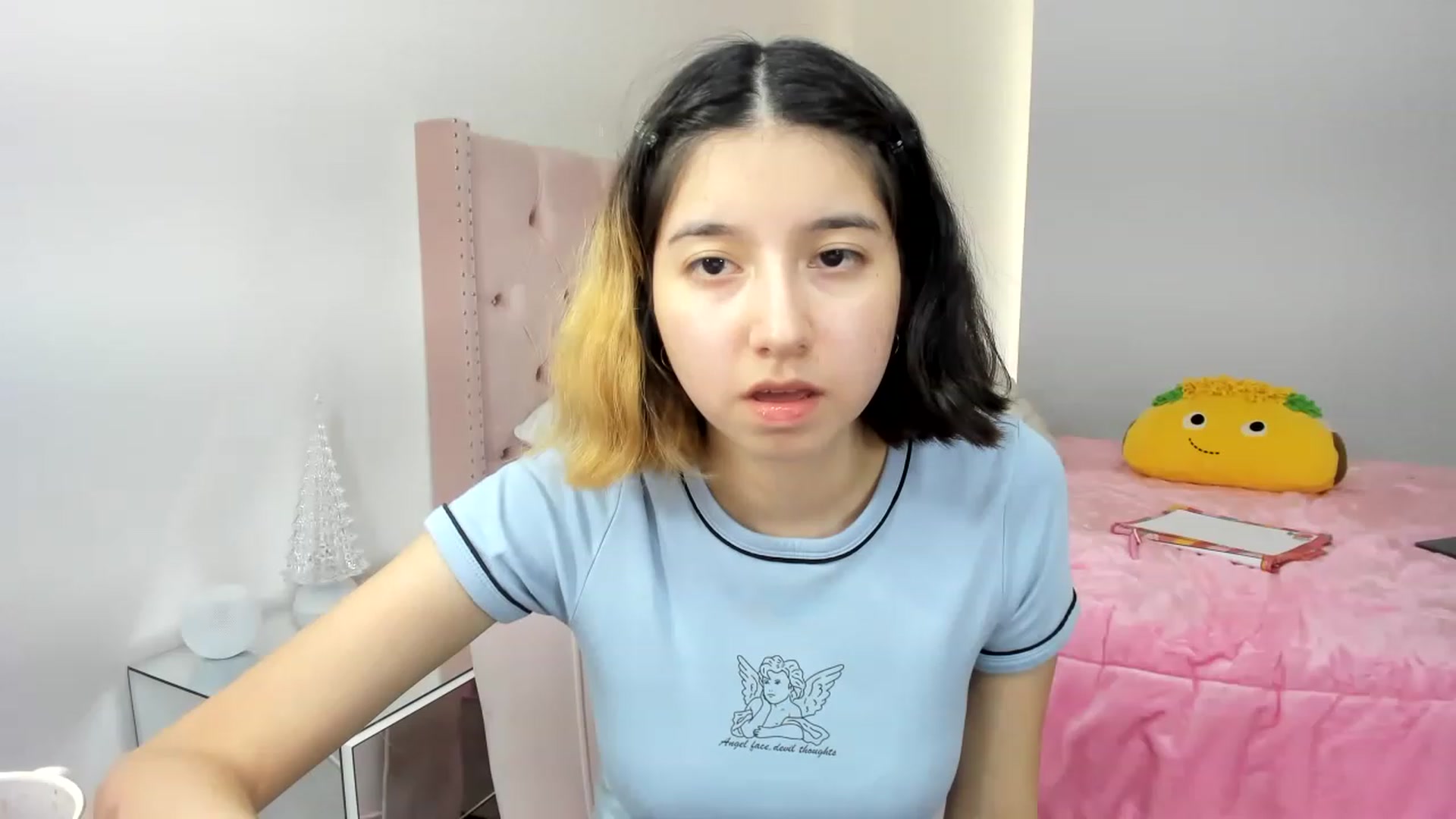 Gallery image thumbnail from Cherrycute666's myfreecams stream on, 11/26/2022, 14:42 image 17 of 20