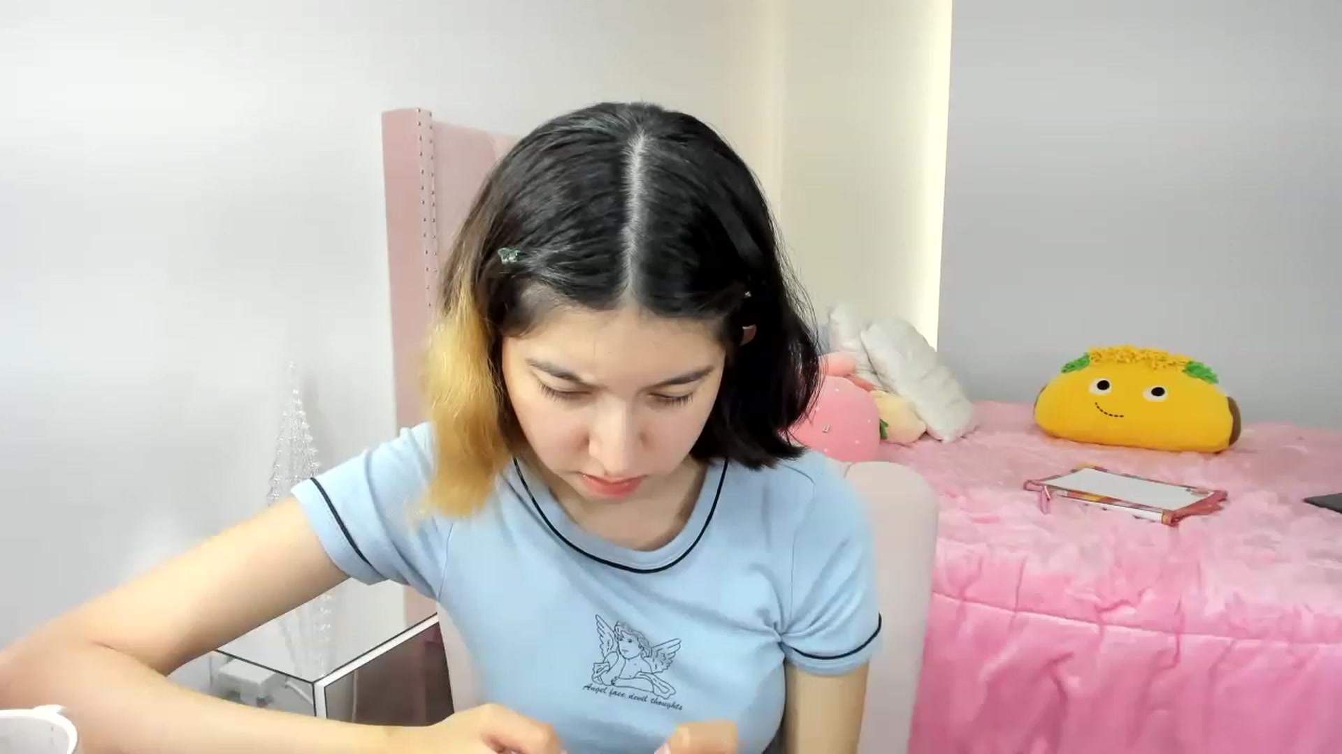 Gallery image thumbnail from Cherrycute666's myfreecams stream on, 11/26/2022, 14:42 image 16 of 20