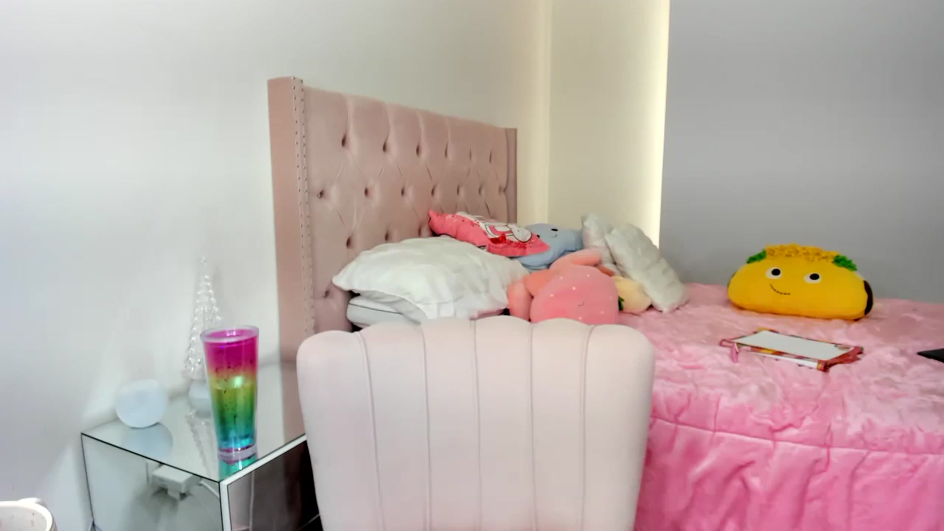 Gallery image thumbnail from Cherrycute666's myfreecams stream on, 11/26/2022, 14:42 image 20 of 20