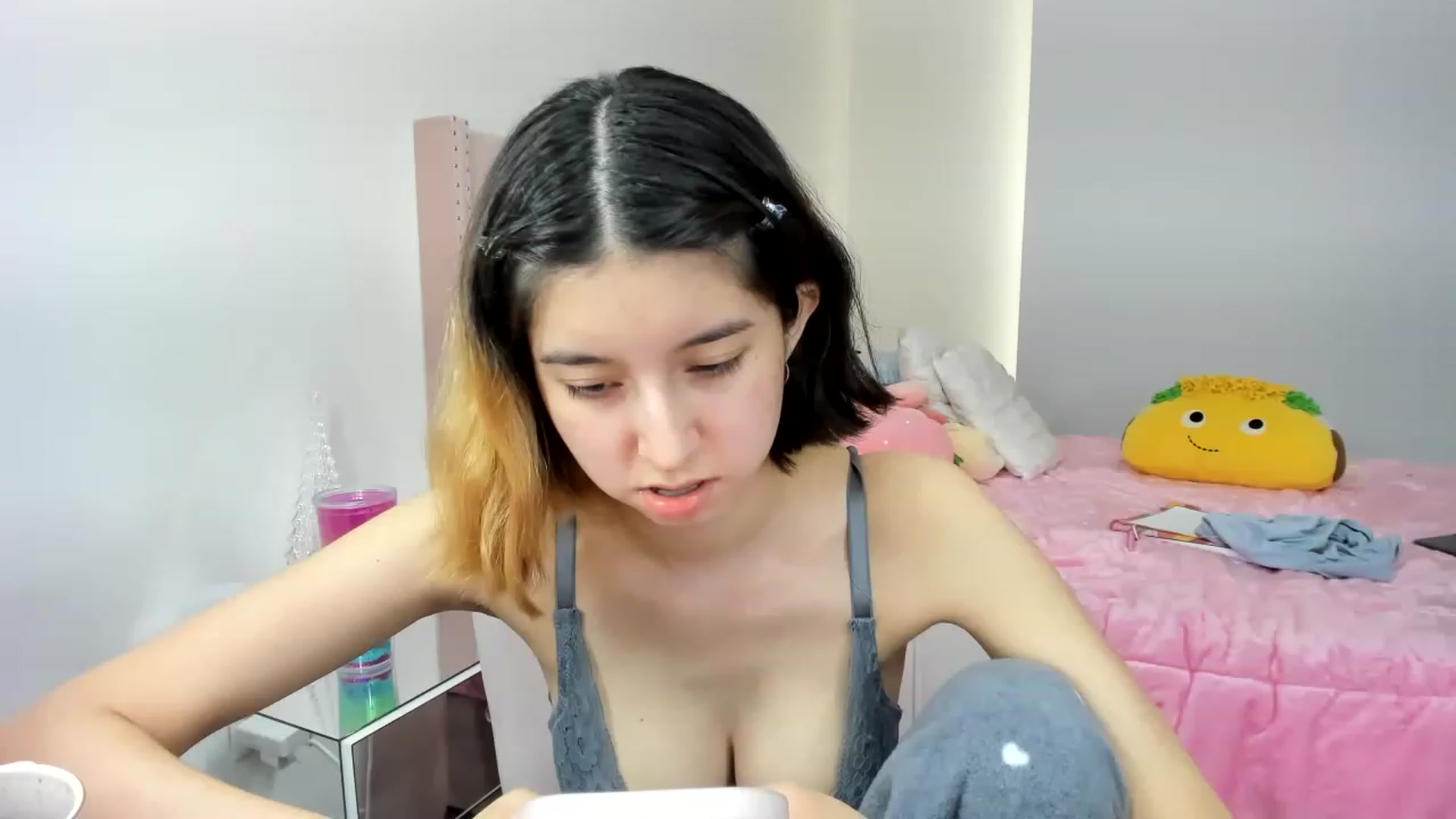 Gallery image thumbnail from Cherrycute666's myfreecams stream on, 11/26/2022, 14:42 image 9 of 20