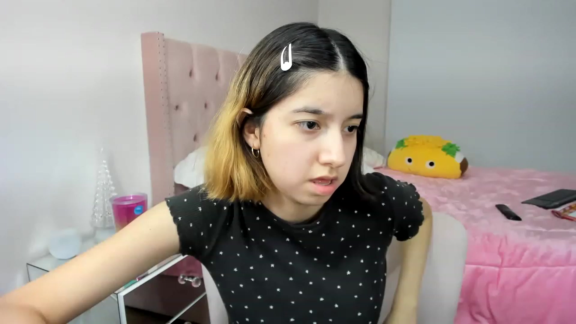 Gallery image thumbnail from Cherrycute666's myfreecams stream on, 11/27/2022, 05:33 image 1 of 20