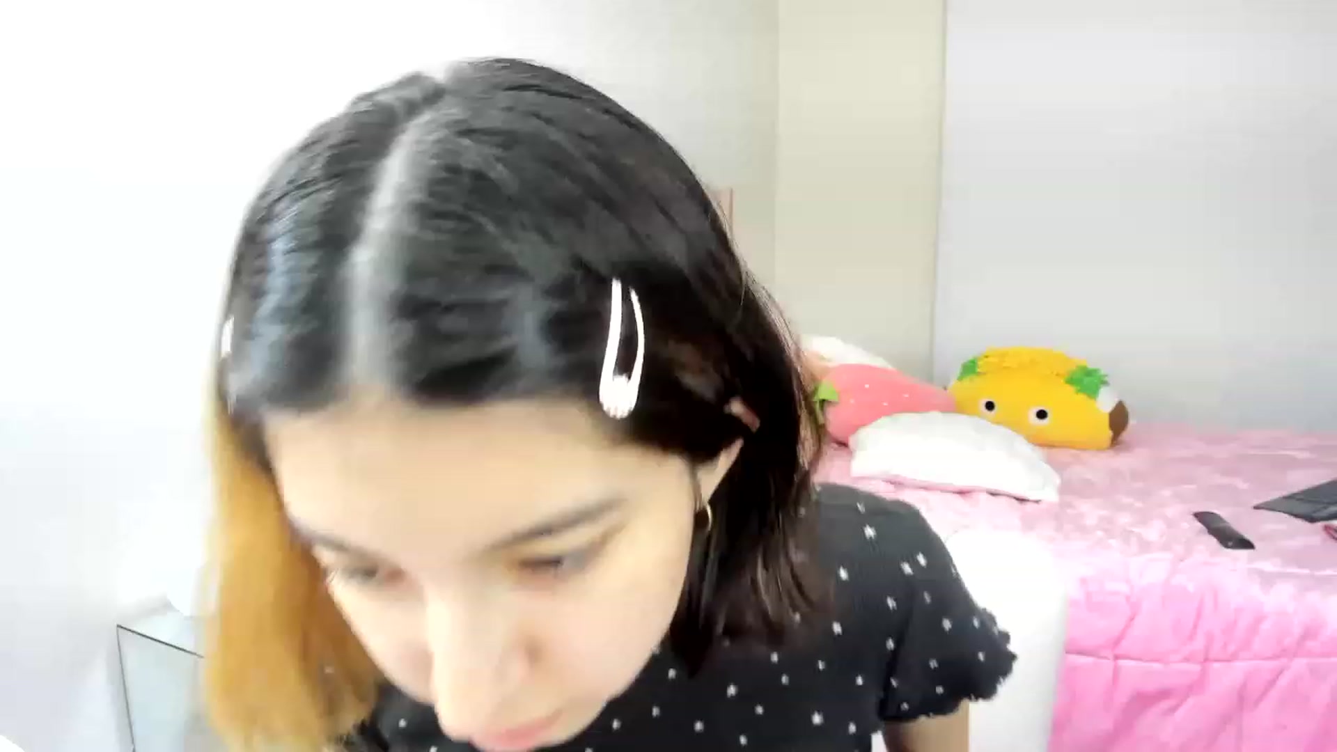 Gallery image thumbnail from Cherrycute666's myfreecams stream on, 11/27/2022, 07:33 image 1 of 20