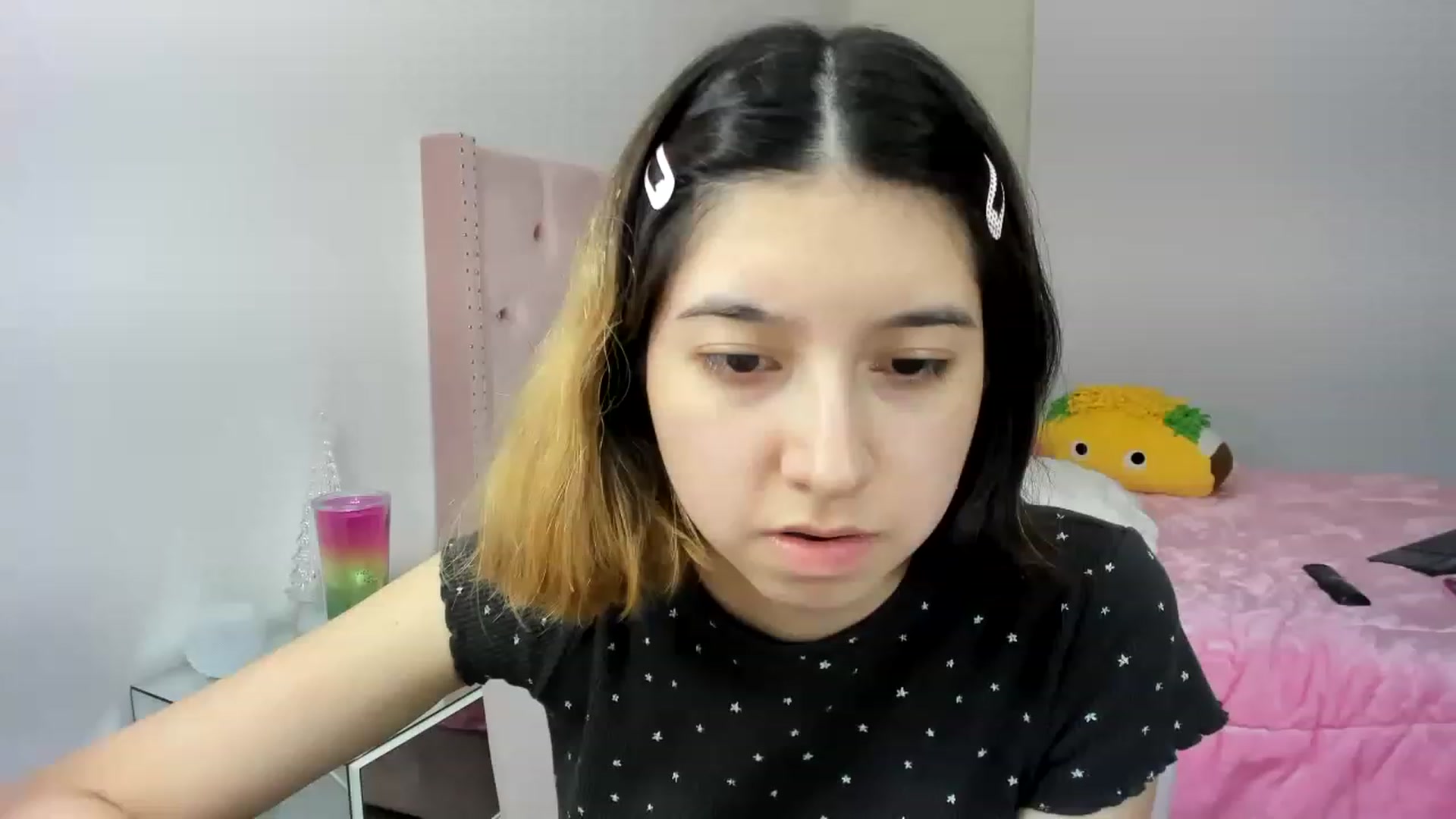 Gallery image thumbnail from Cherrycute666's myfreecams stream on, 11/27/2022, 07:33 image 5 of 20