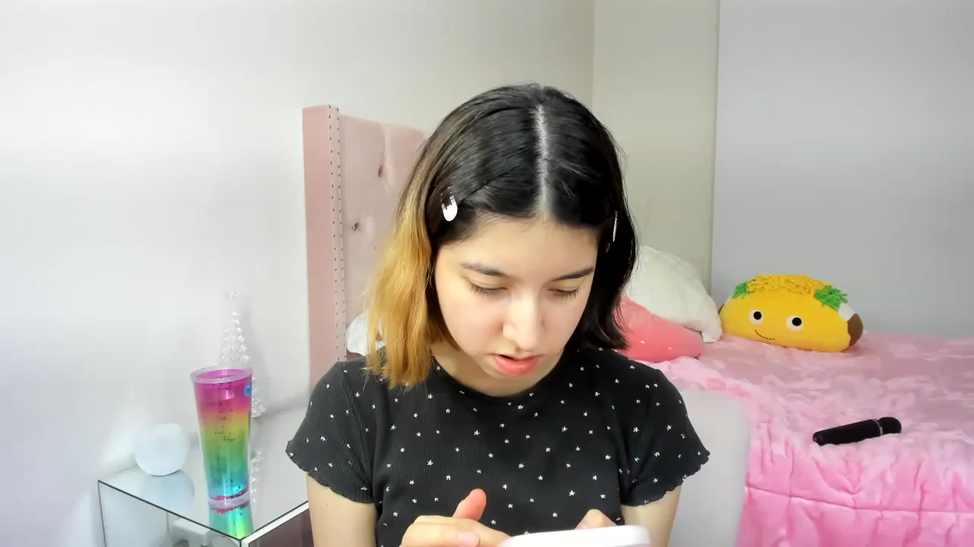 Gallery image thumbnail from Cherrycute666's myfreecams stream on, 11/27/2022, 10:15 image 5 of 20