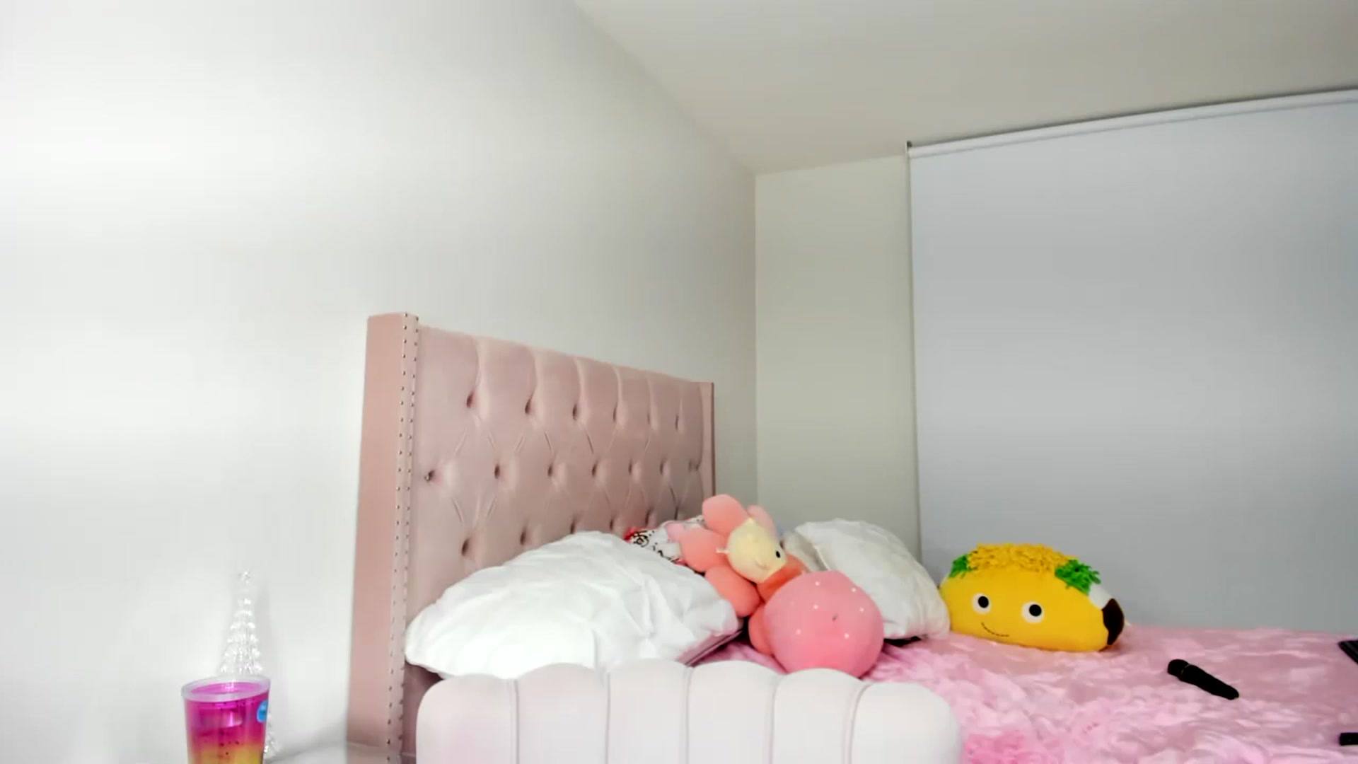 Gallery image thumbnail from Cherrycute666's myfreecams stream on, 11/27/2022, 10:15 image 10 of 20