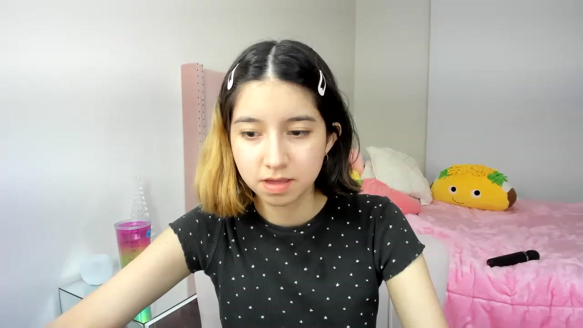 Gallery image thumbnail from Cherrycute666's myfreecams stream on, 11/27/2022, 10:15 image 6 of 20