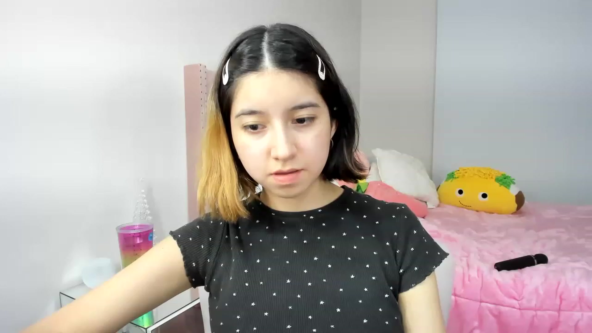 Gallery image thumbnail from Cherrycute666's myfreecams stream on, 11/27/2022, 10:15 image 9 of 20
