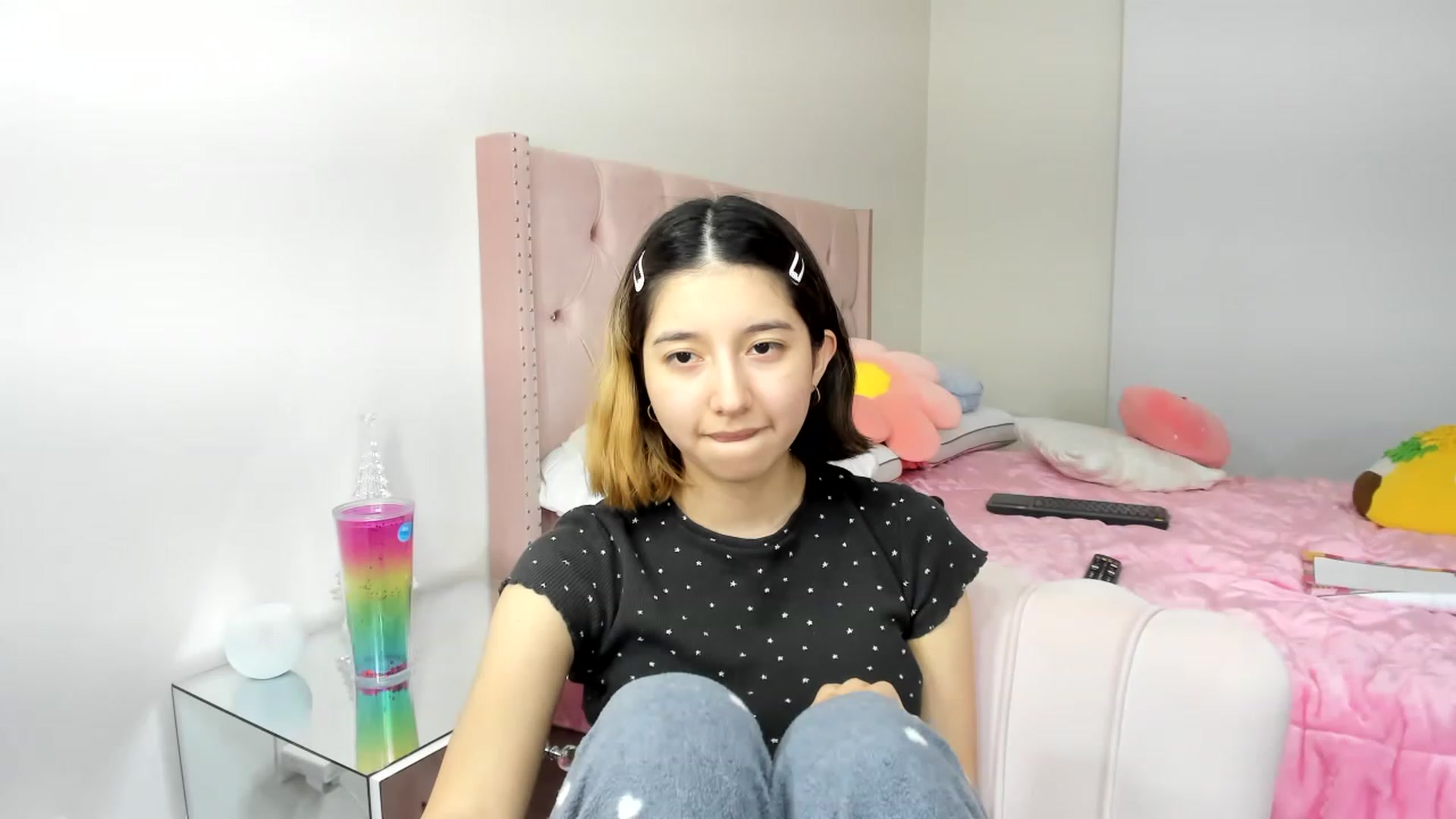 Gallery image thumbnail from Cherrycute666's myfreecams stream on, 11/27/2022, 14:11 image 7 of 20