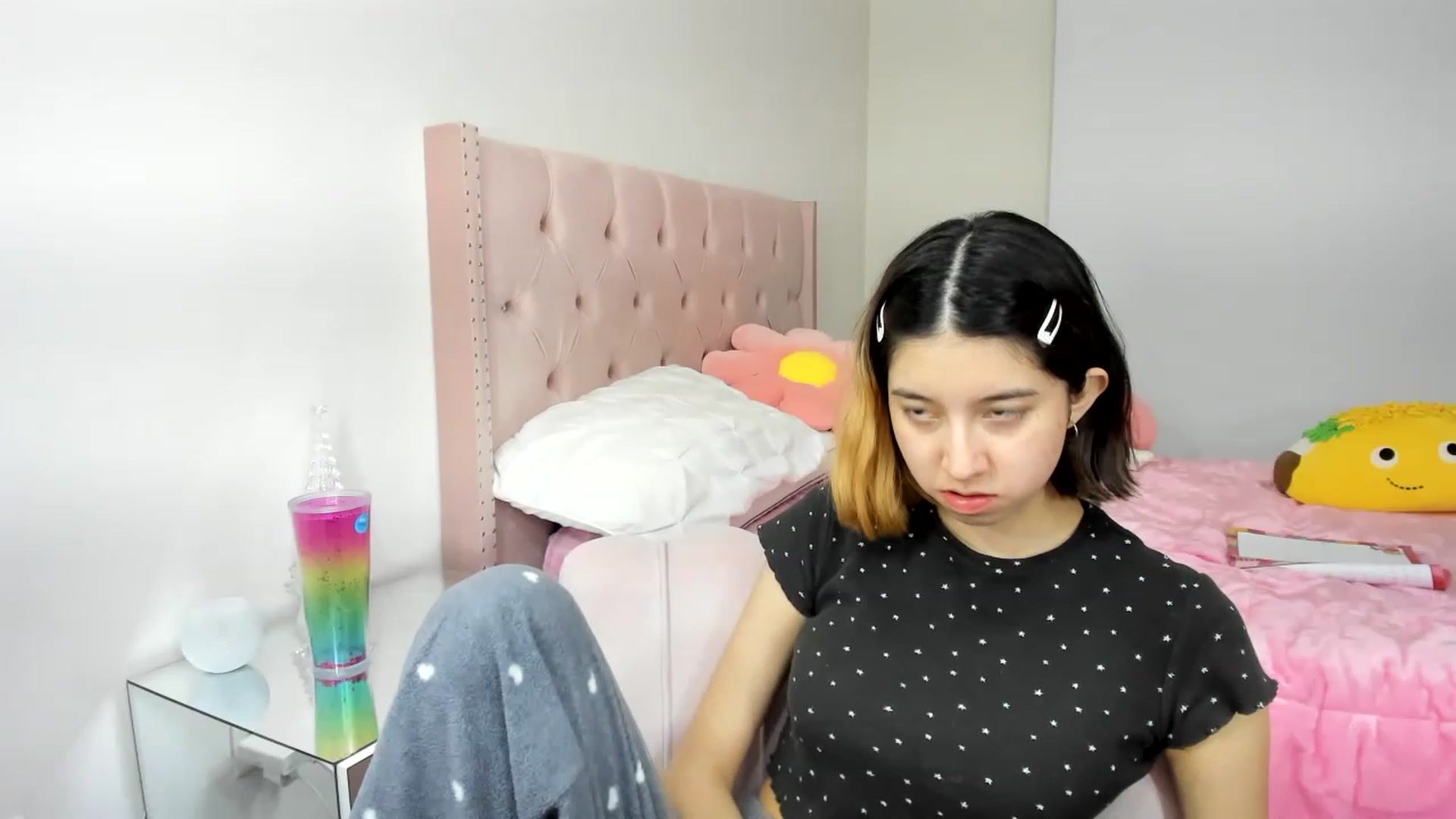 Gallery image thumbnail from Cherrycute666's myfreecams stream on, 11/27/2022, 14:11 image 10 of 20