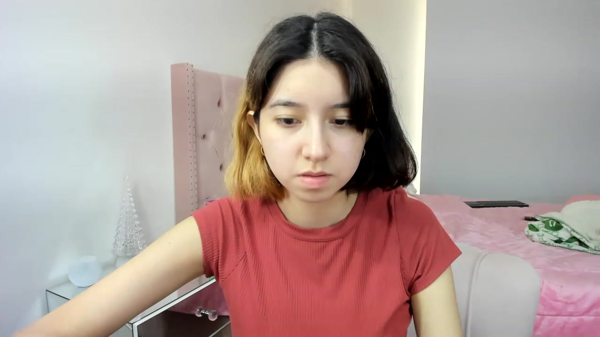 Gallery image thumbnail from Cherrycute666's myfreecams stream on, 11/27/2022, 16:12 image 3 of 20