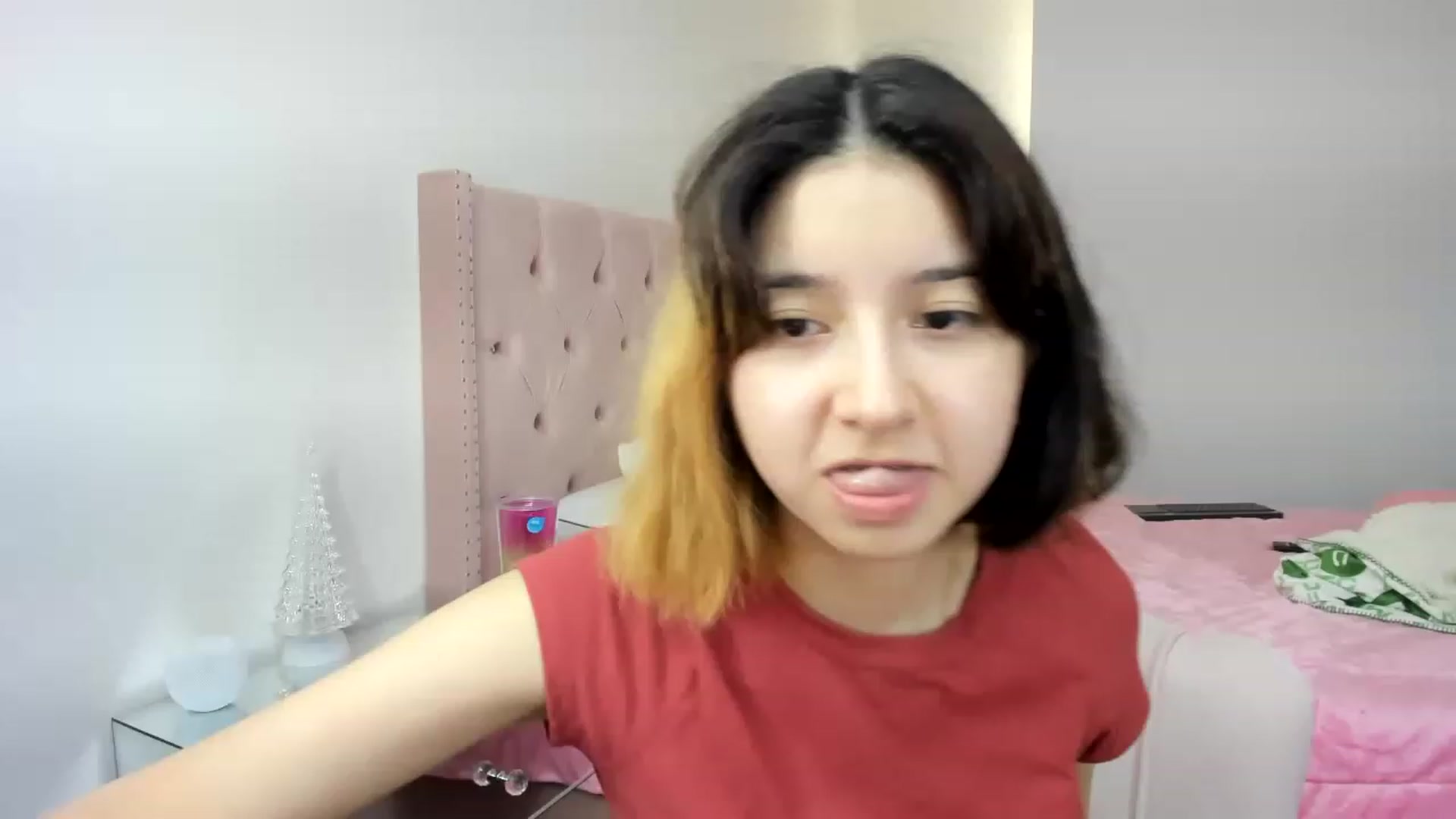 Gallery image thumbnail from Cherrycute666's myfreecams stream on, 11/27/2022, 16:12 image 1 of 20