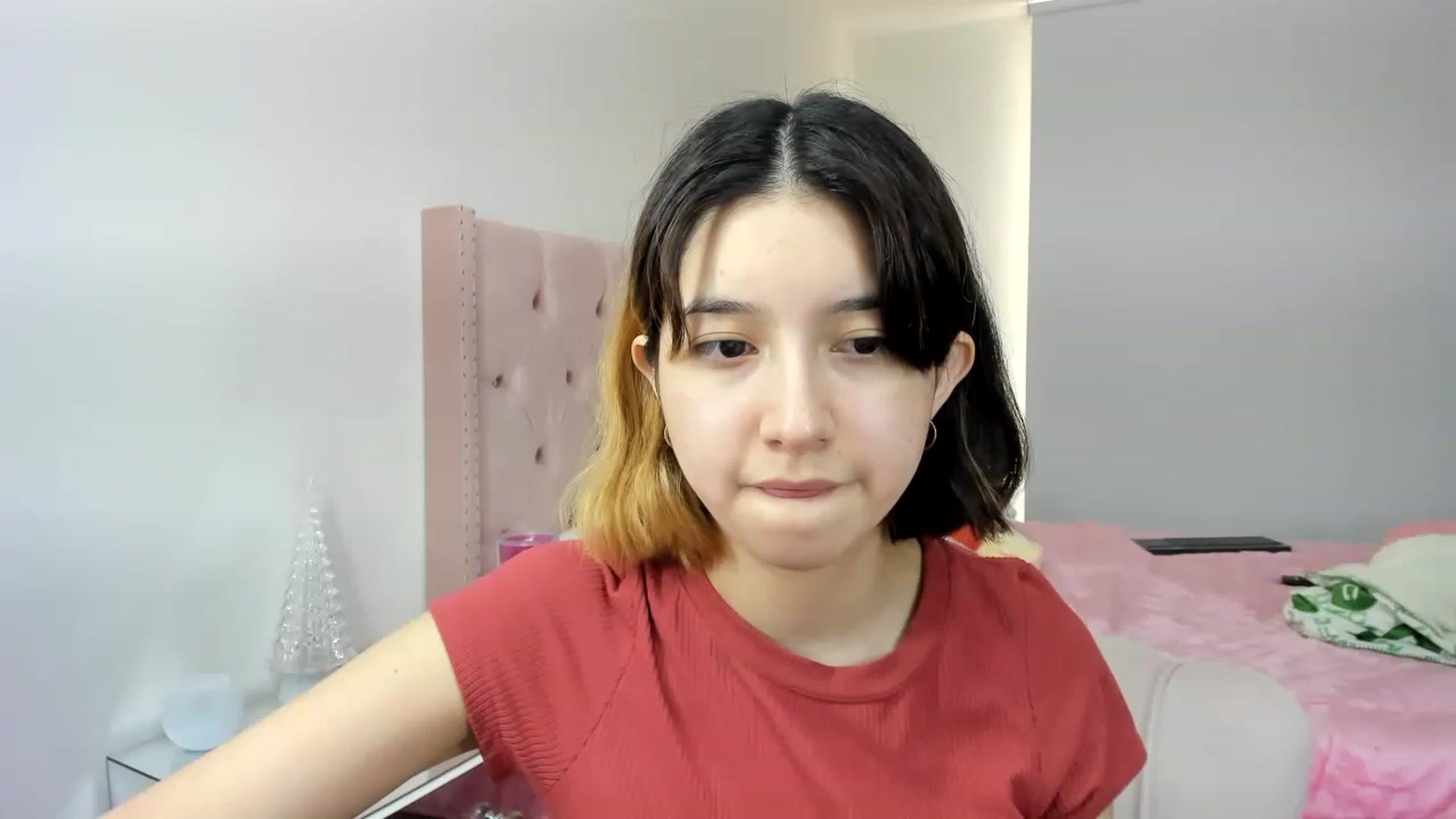 Gallery image thumbnail from Cherrycute666's myfreecams stream on, 11/27/2022, 16:12 image 8 of 20