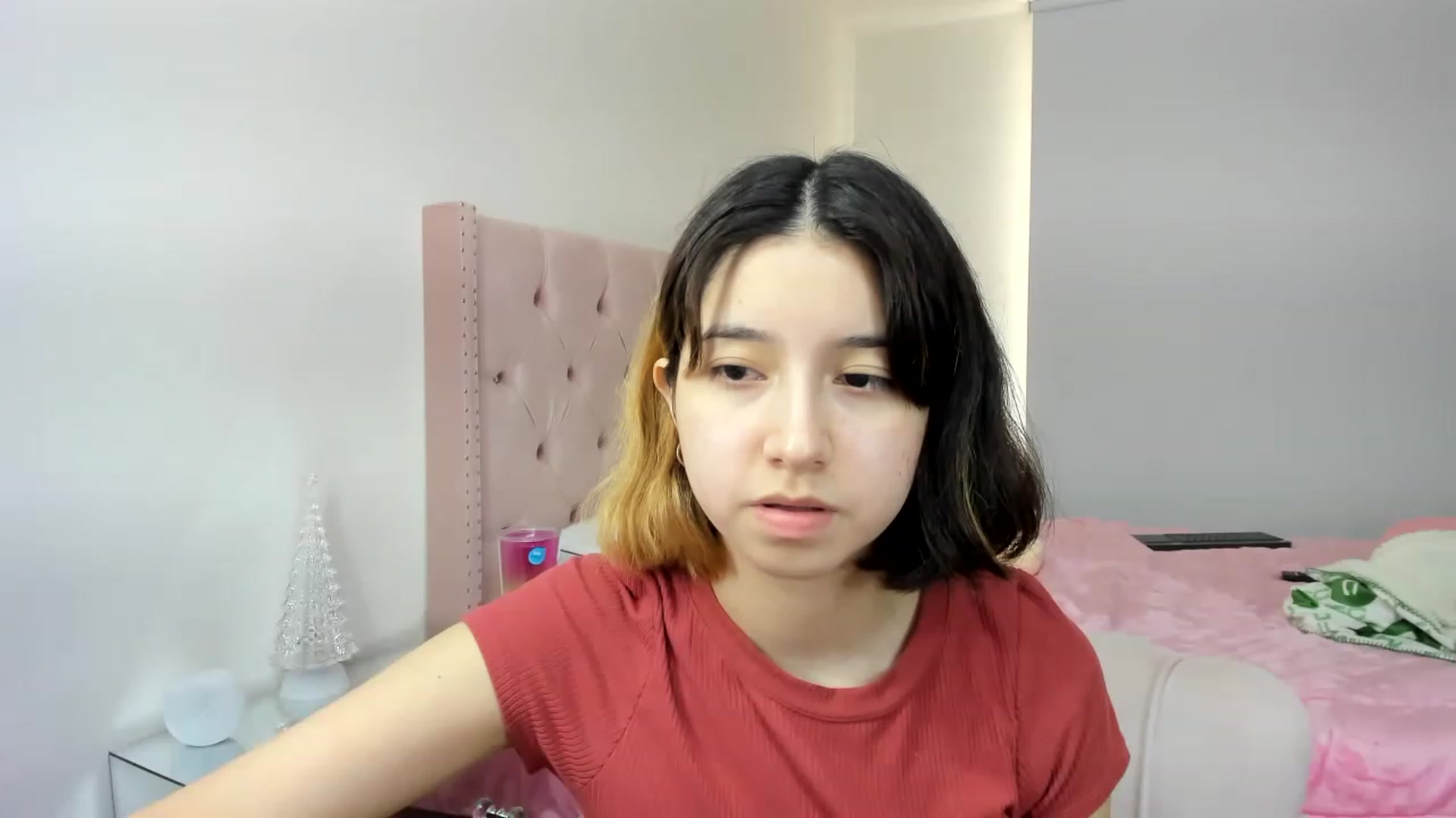 Gallery image thumbnail from Cherrycute666's myfreecams stream on, 11/27/2022, 16:12 image 7 of 20