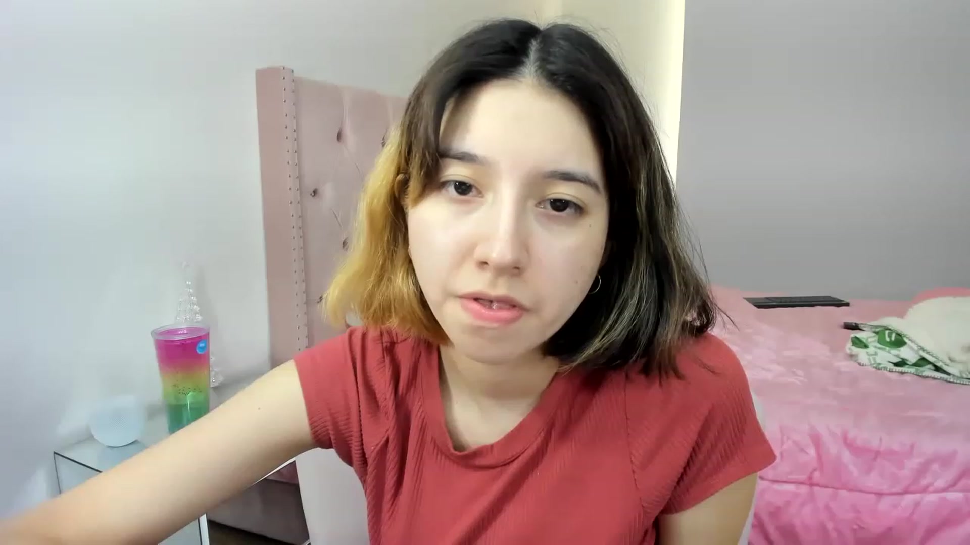 Gallery image thumbnail from Cherrycute666's myfreecams stream on, 11/27/2022, 16:37 image 5 of 20