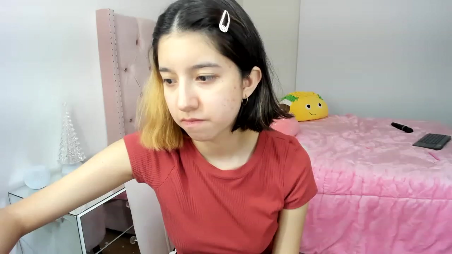 Gallery image thumbnail from Cherrycute666's myfreecams stream on, 11/28/2022, 07:02 image 11 of 20