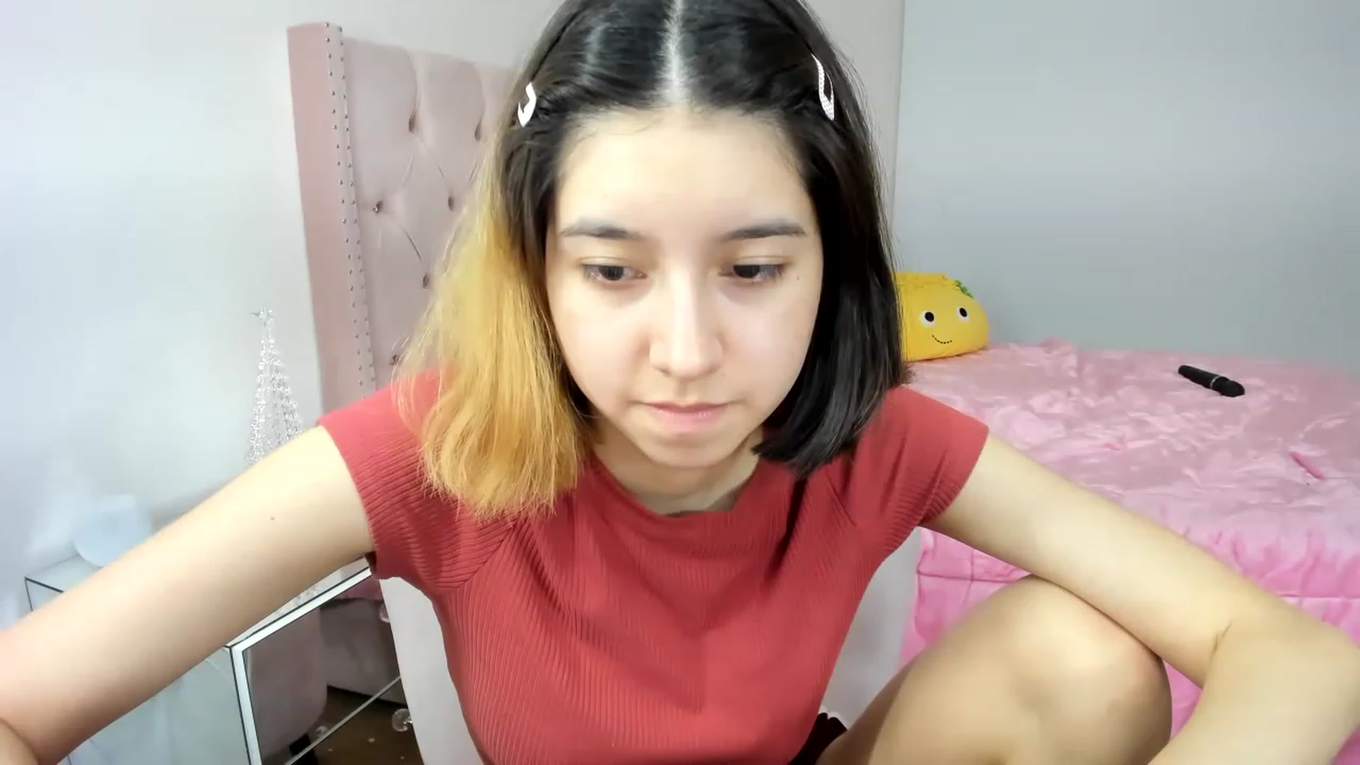 Gallery image thumbnail from Cherrycute666's myfreecams stream on, 11/28/2022, 07:02 image 19 of 20