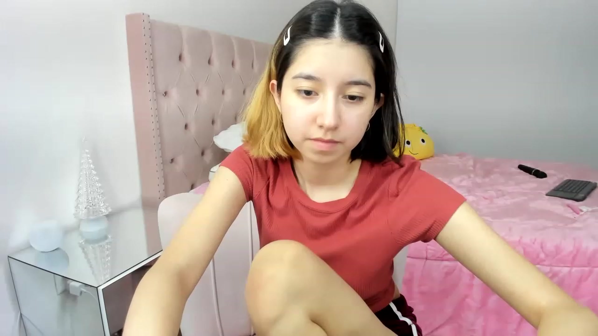 Gallery image thumbnail from Cherrycute666's myfreecams stream on, 11/28/2022, 07:02 image 6 of 20