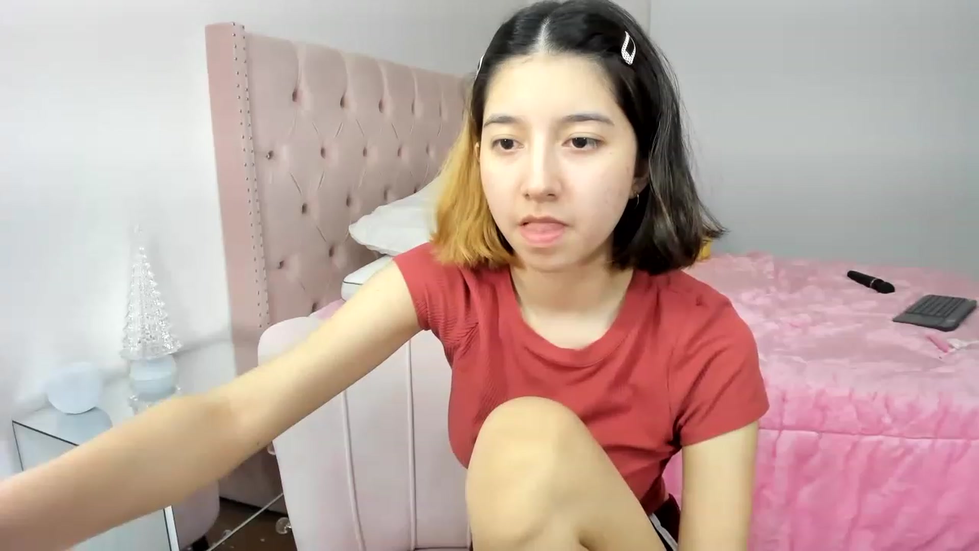 Gallery image thumbnail from Cherrycute666's myfreecams stream on, 11/28/2022, 07:02 image 8 of 20