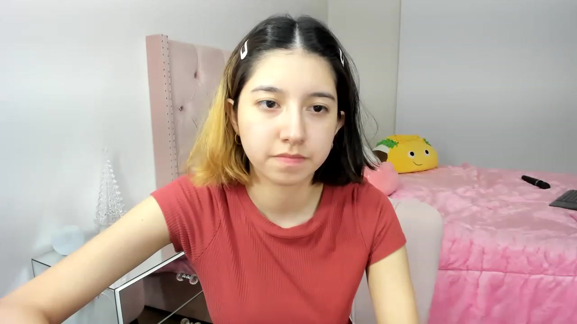 Gallery image thumbnail from Cherrycute666's myfreecams stream on, 11/28/2022, 07:02 image 5 of 20
