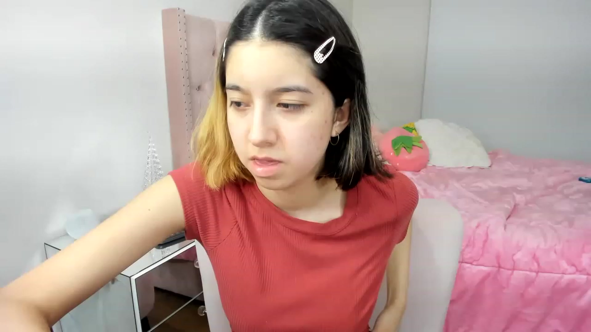 Gallery image thumbnail from Cherrycute666's myfreecams stream on, 11/28/2022, 10:07 image 12 of 20