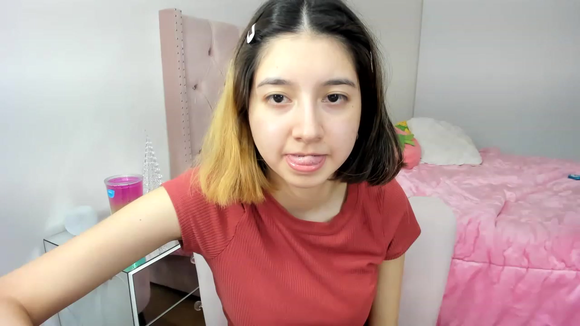 Gallery image thumbnail from Cherrycute666's myfreecams stream on, 11/28/2022, 10:07 image 8 of 20
