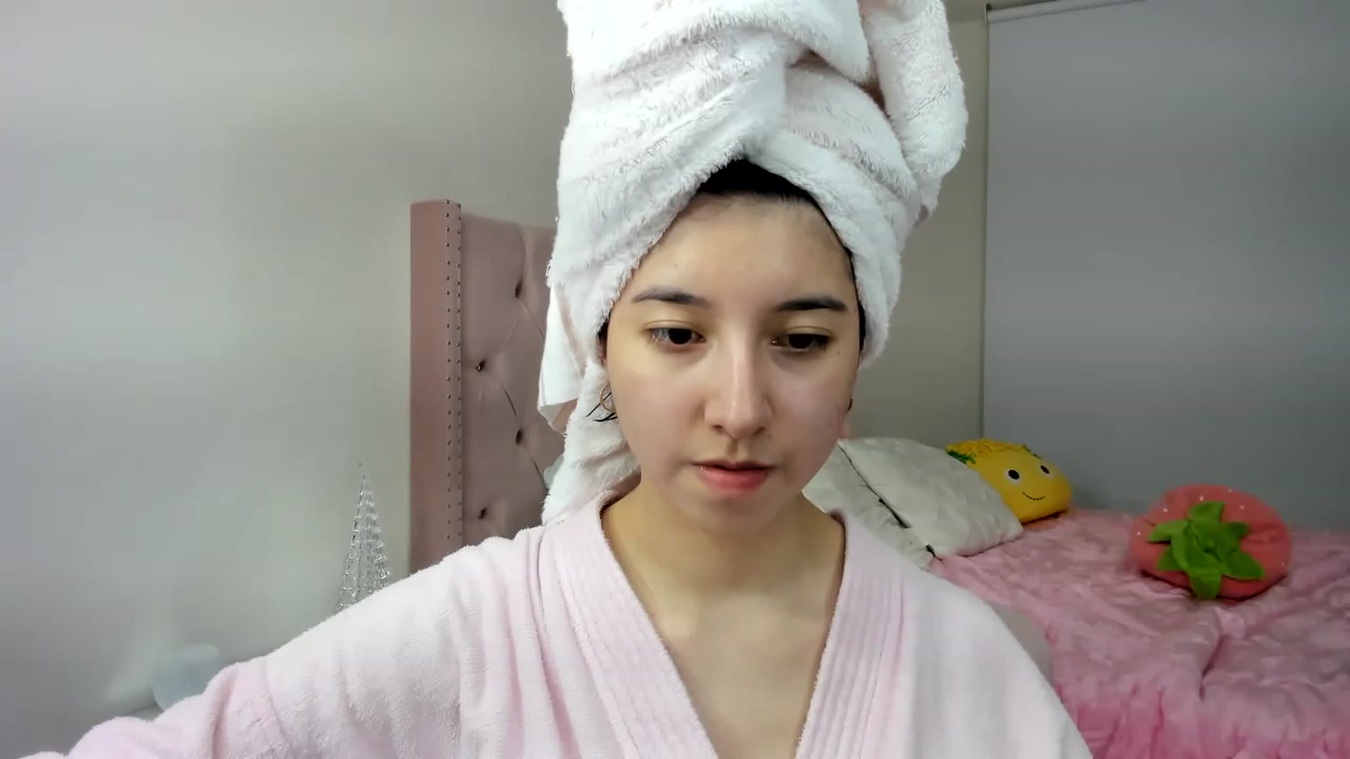 Gallery image thumbnail from Cherrycute666's myfreecams stream on, 11/28/2022, 10:32 image 7 of 20