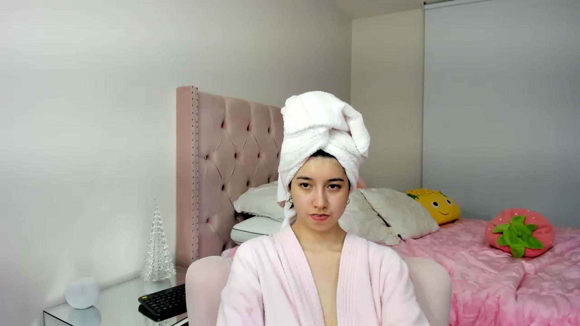 Gallery image thumbnail from Cherrycute666's myfreecams stream on, 11/28/2022, 10:32 image 12 of 20