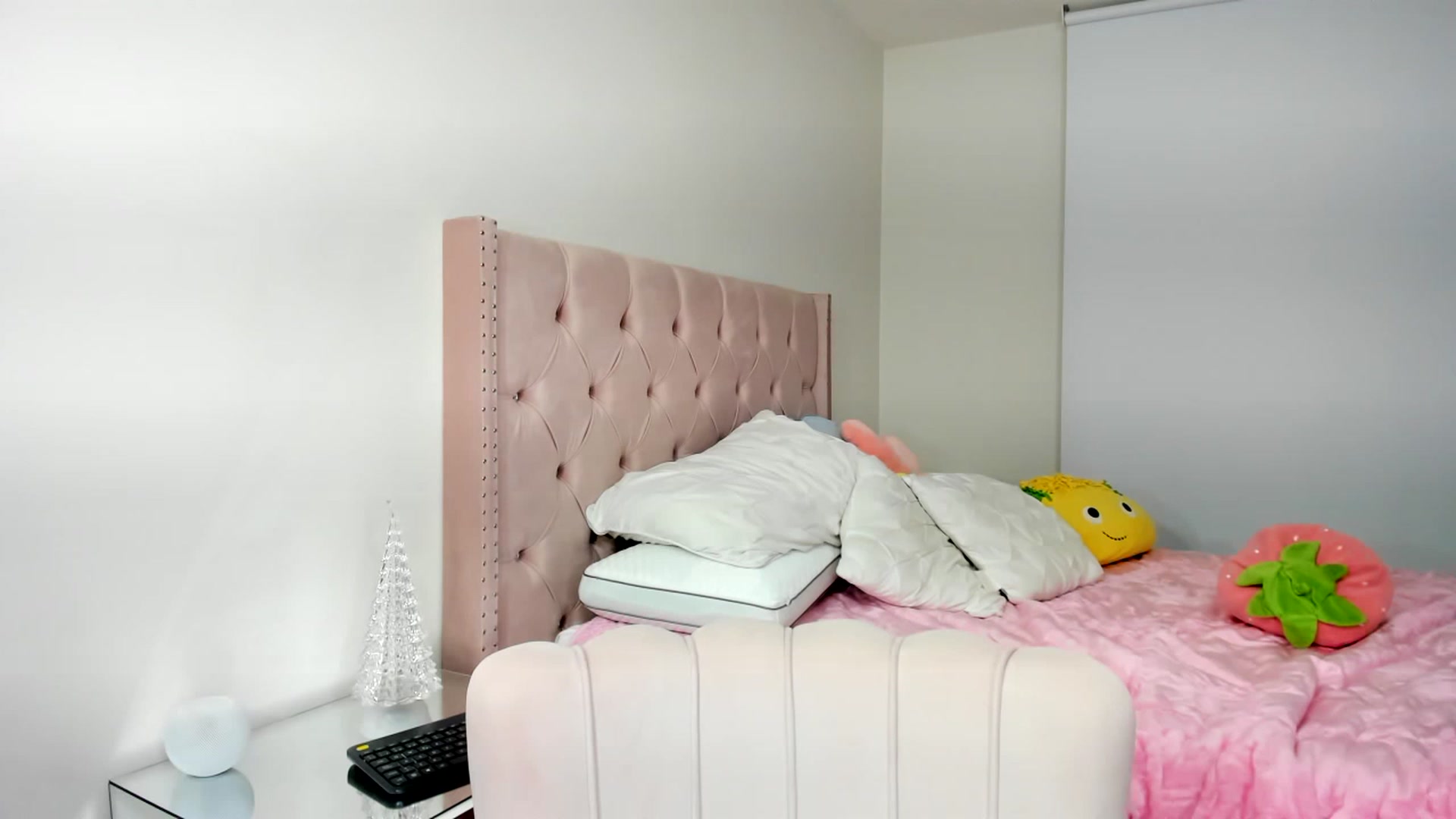 Gallery image thumbnail from Cherrycute666's myfreecams stream on, 11/28/2022, 10:32 image 17 of 20