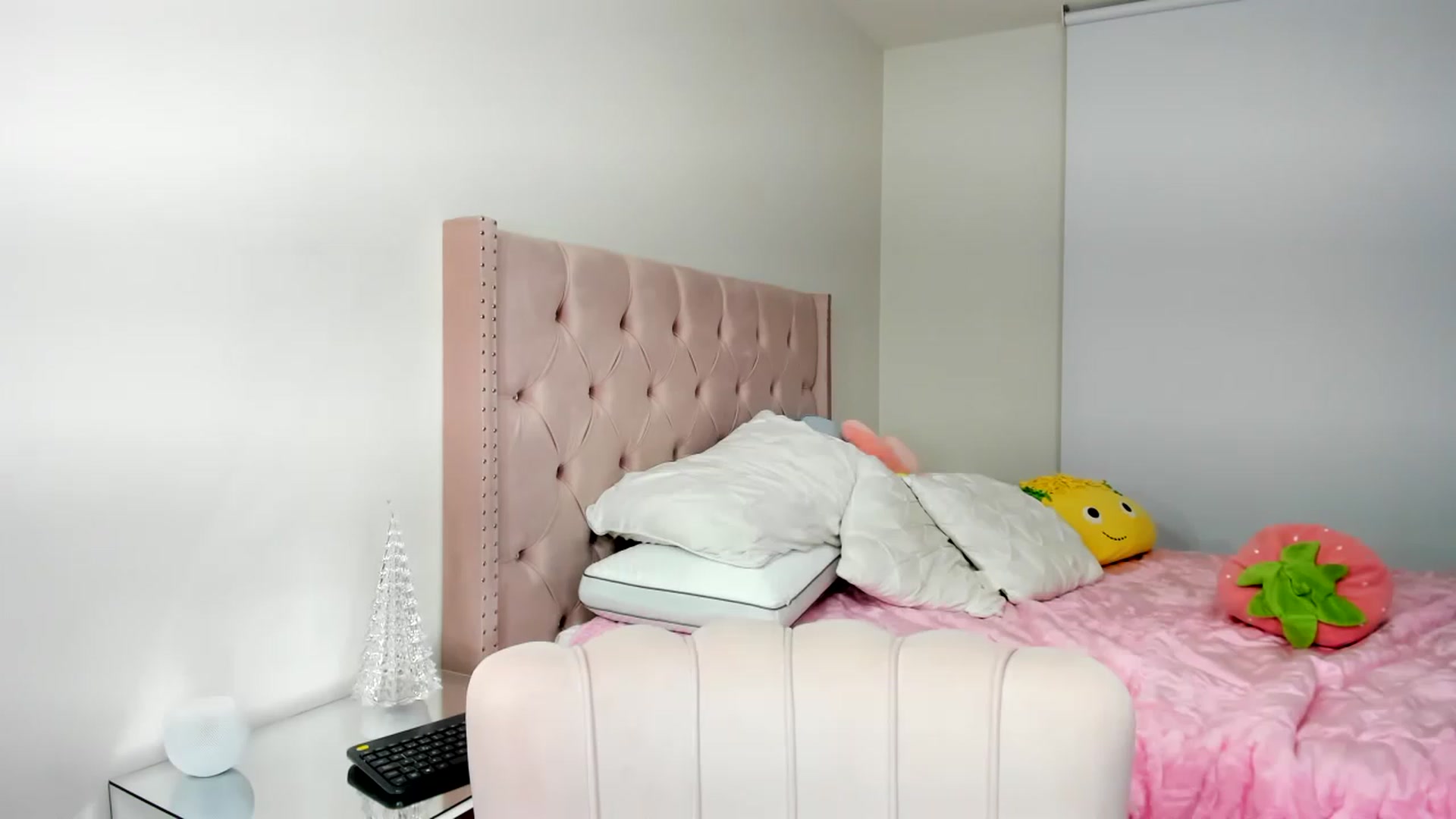 Gallery image thumbnail from Cherrycute666's myfreecams stream on, 11/28/2022, 10:32 image 18 of 20