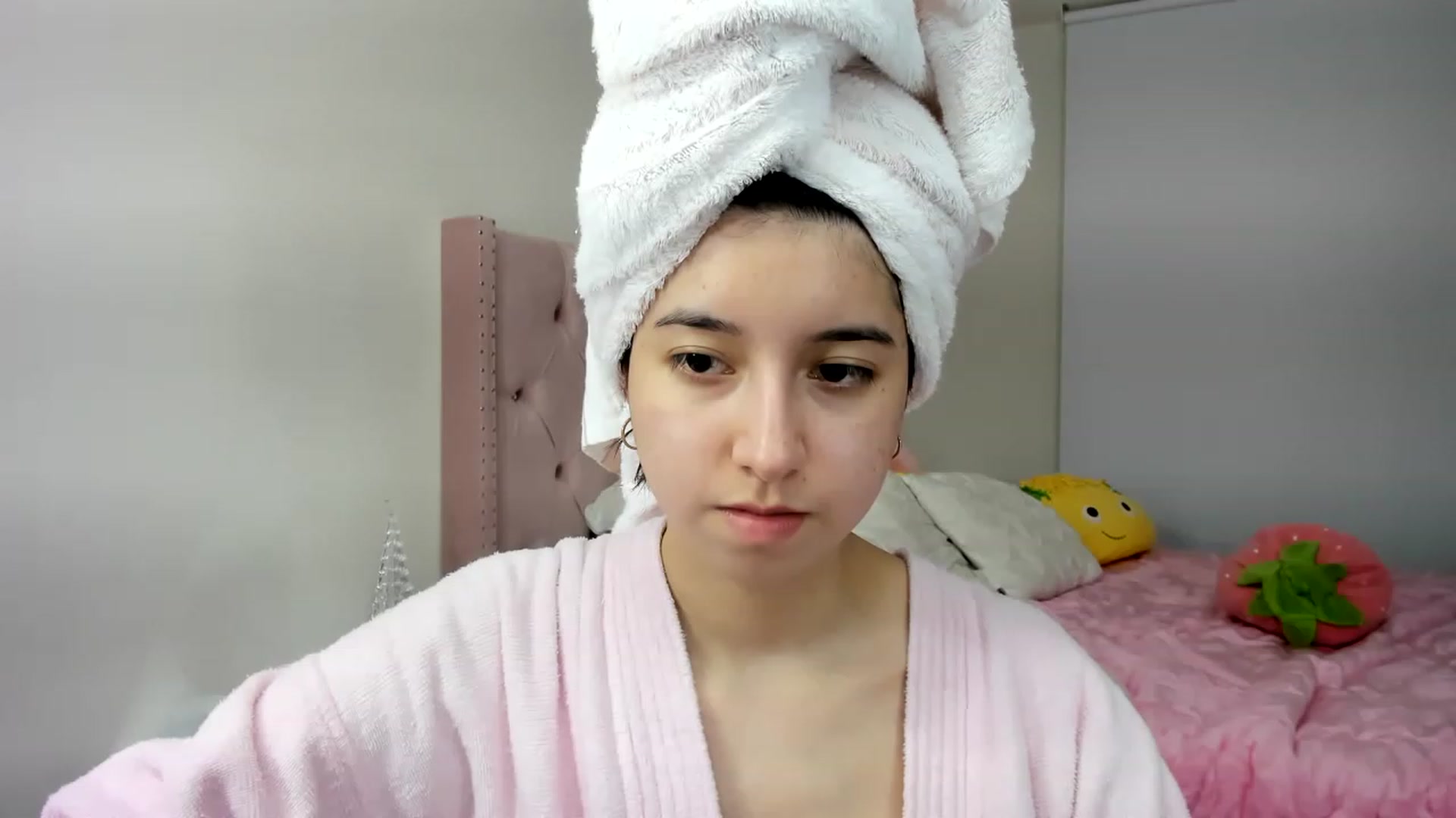Gallery image thumbnail from Cherrycute666's myfreecams stream on, 11/28/2022, 10:32 image 13 of 20